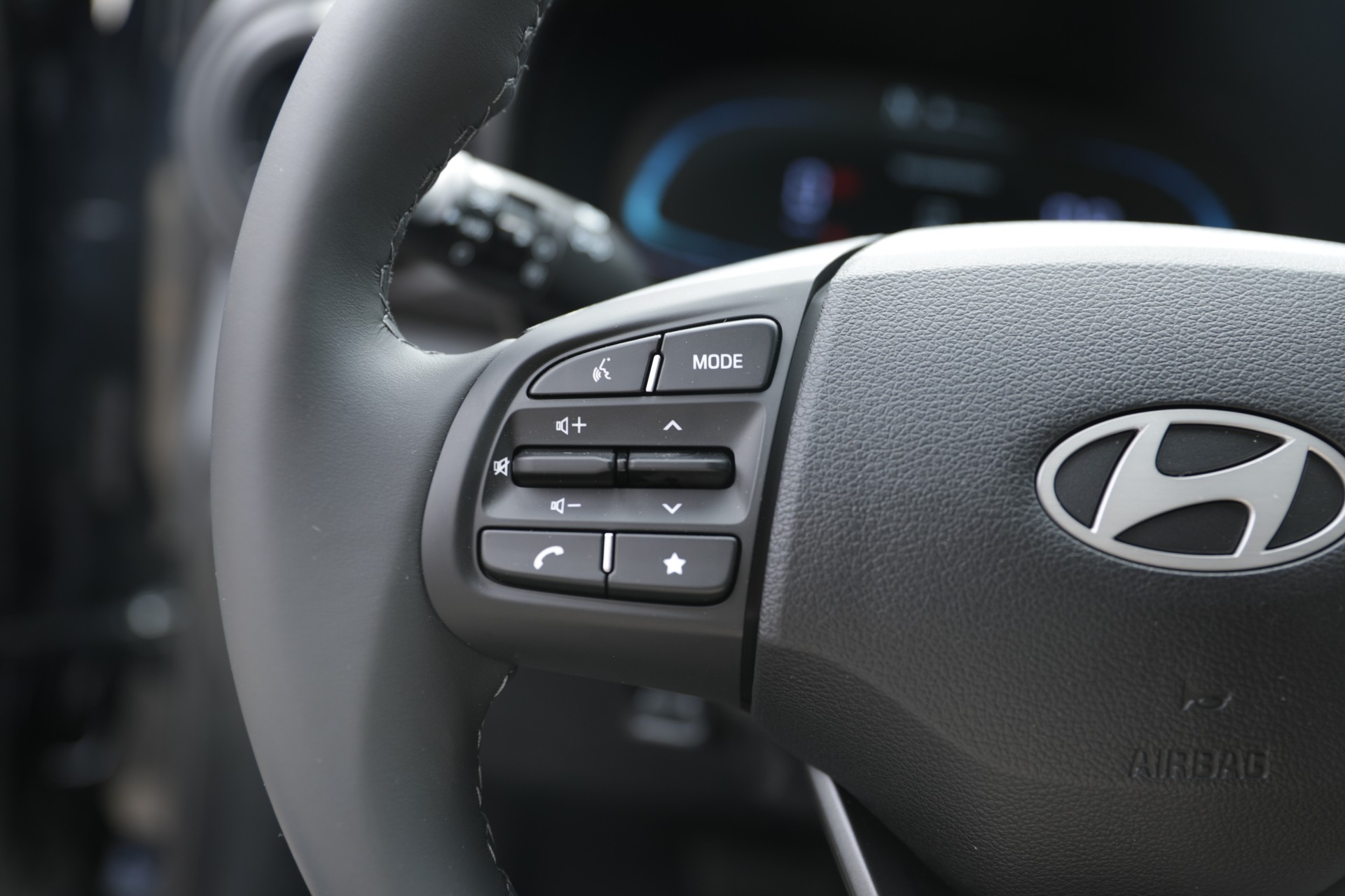 HYUNDAI i10 1.0 Origo Automat-image-12