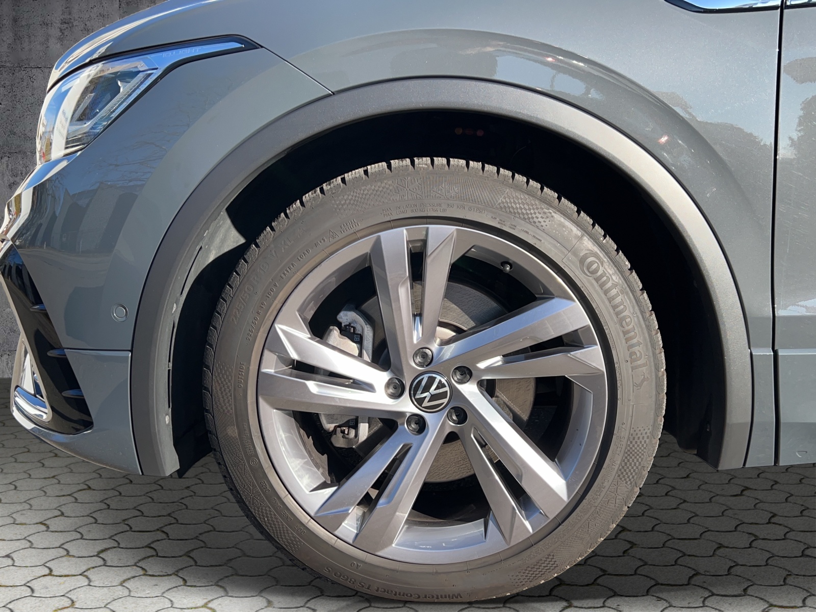 VW Tiguan 2.0 TDI SCR R-Line 4Motion DSG-image-8