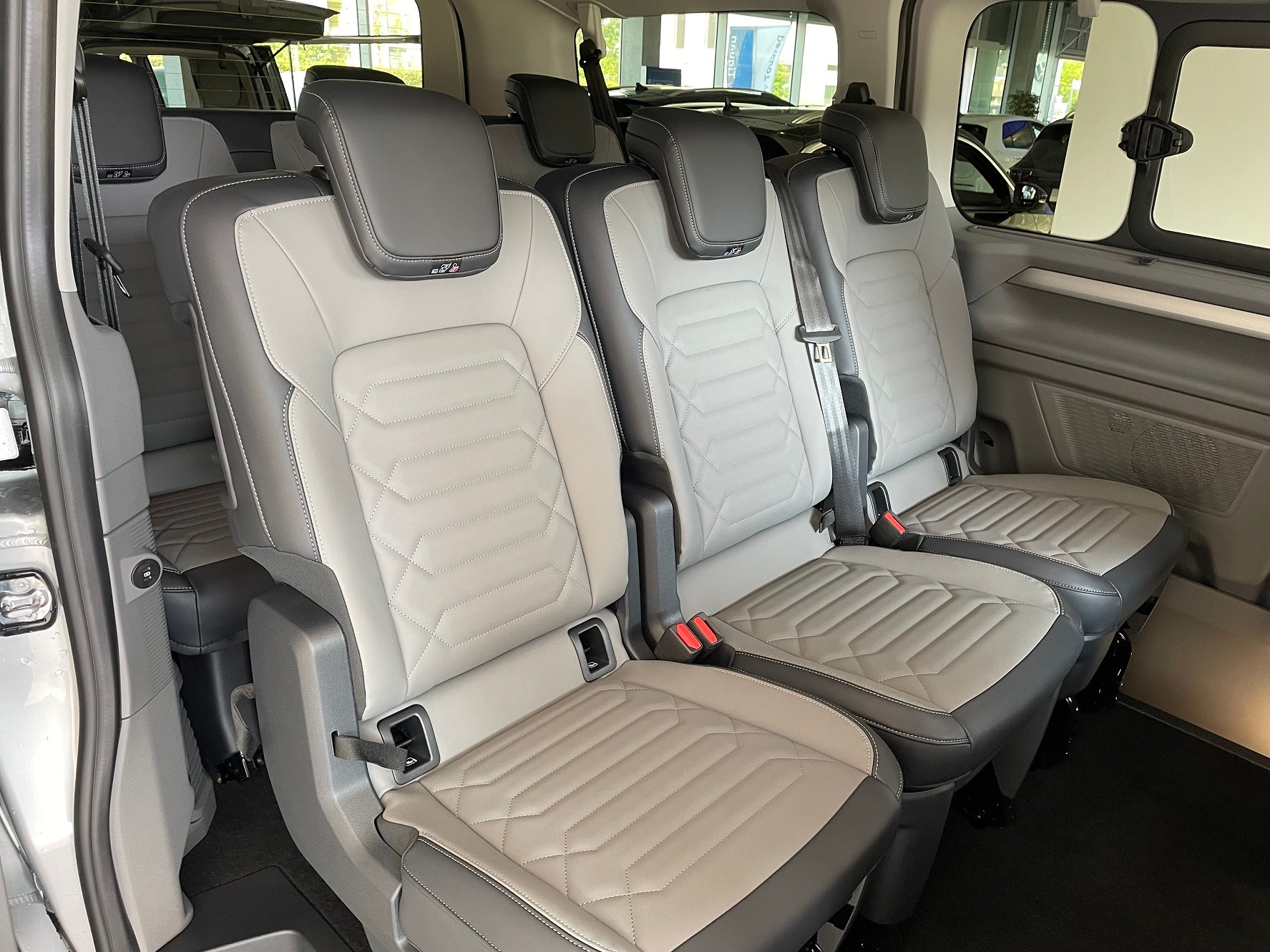 VW Caravelle 2.0 TDI Style Aut.8 4 Motion-image-7