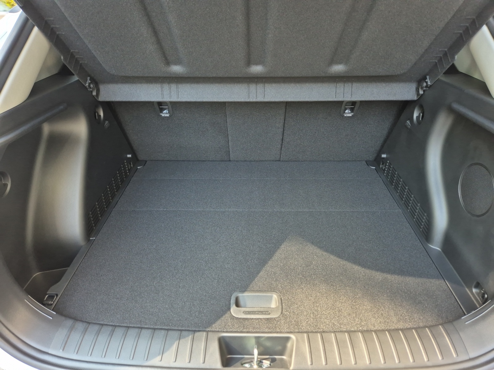 HYUNDAI Kona 1.6 GDi Hybrid Vertex-image-9