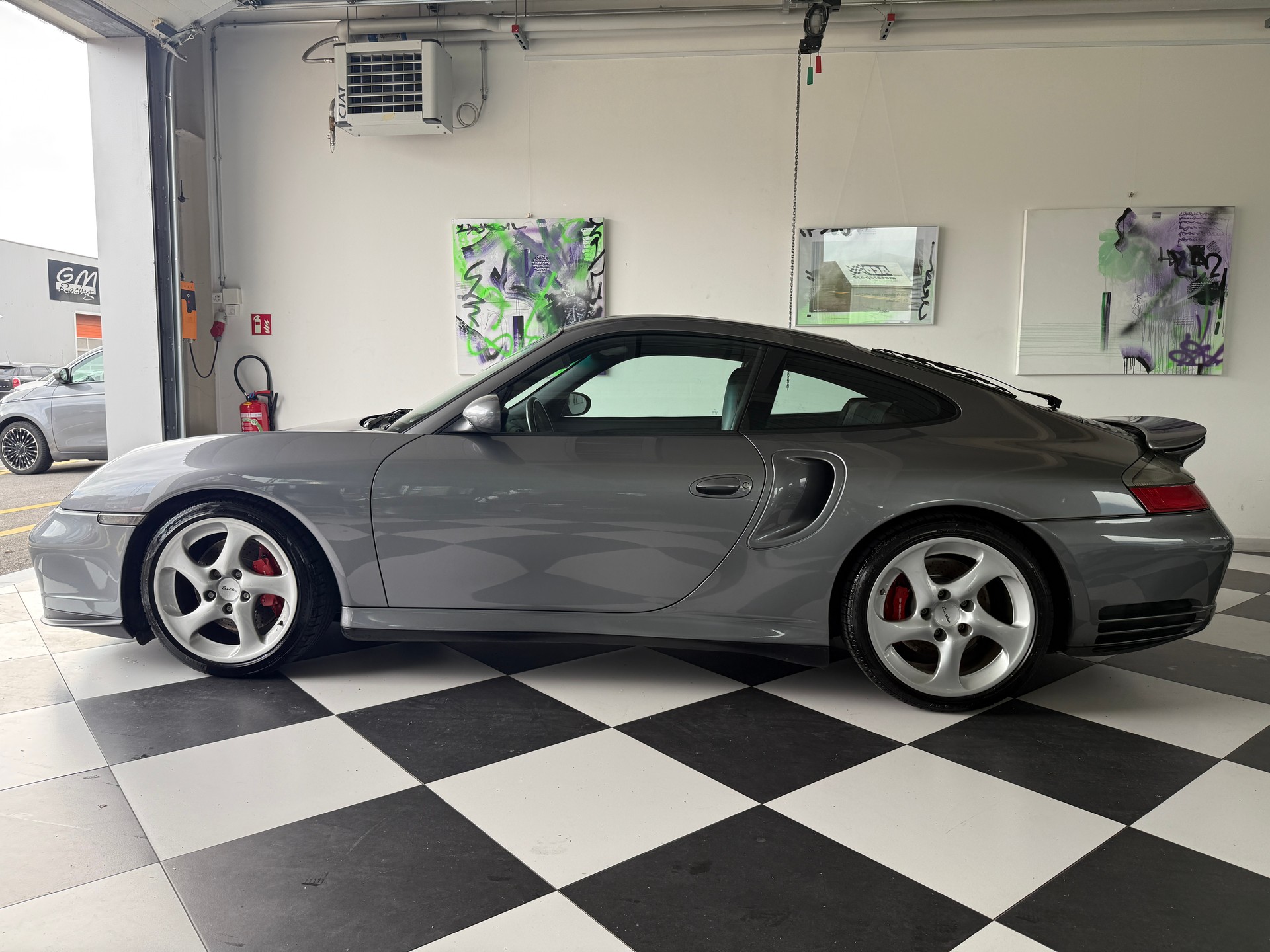 PORSCHE 911 Turbo-image-2