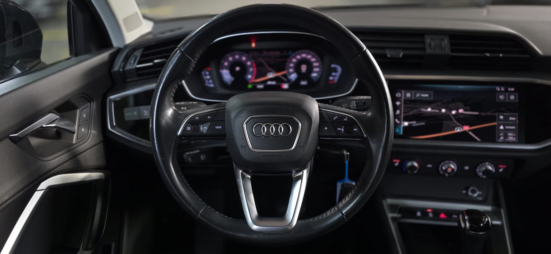 AUDI Q3 35 TFSI S-tronic *CH-Fahrzeug*-image-13