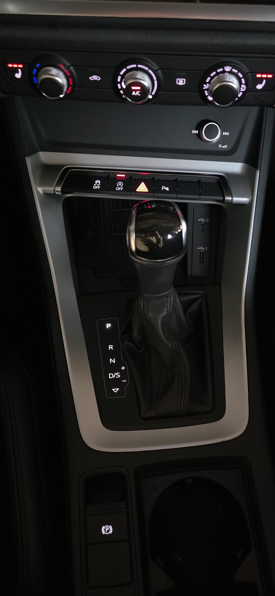 AUDI Q3 35 TFSI S-tronic *CH-Fahrzeug*-image-23