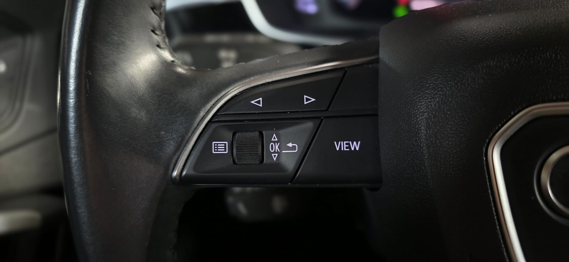 AUDI Q3 35 TFSI S-tronic *CH-Fahrzeug*-image-16