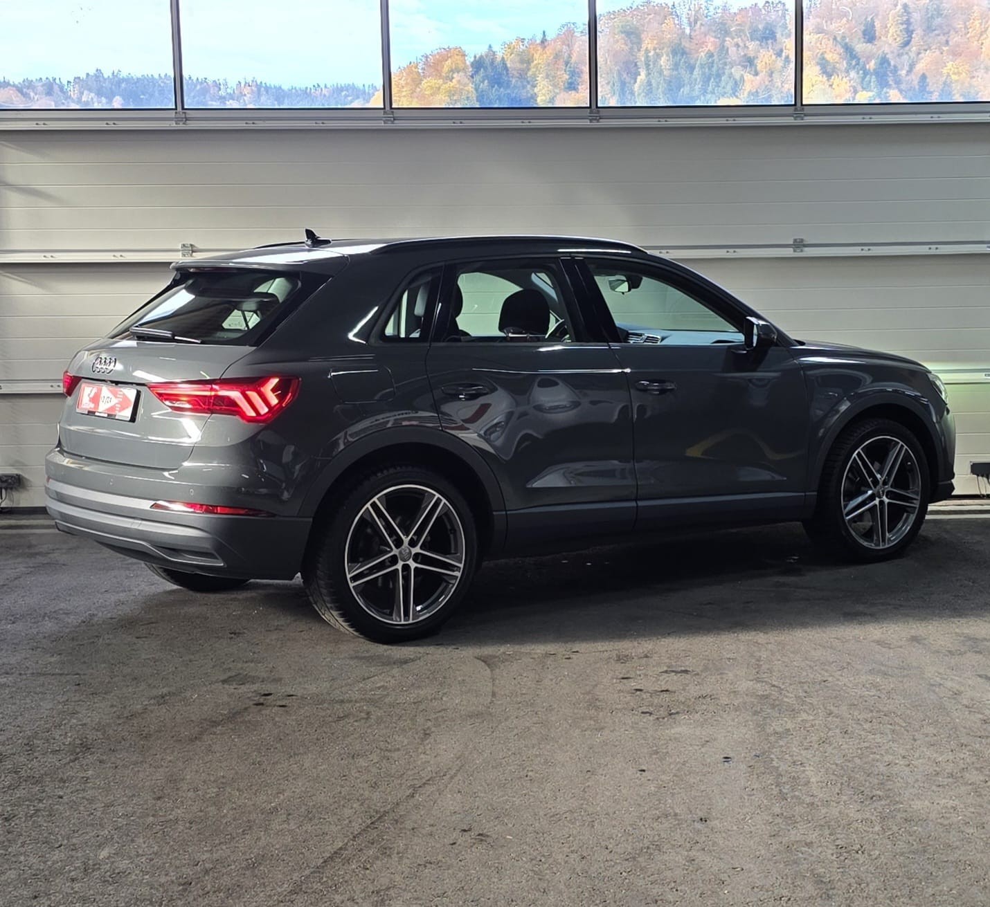 AUDI Q3 35 TFSI S-tronic *CH-Fahrzeug*-image-4