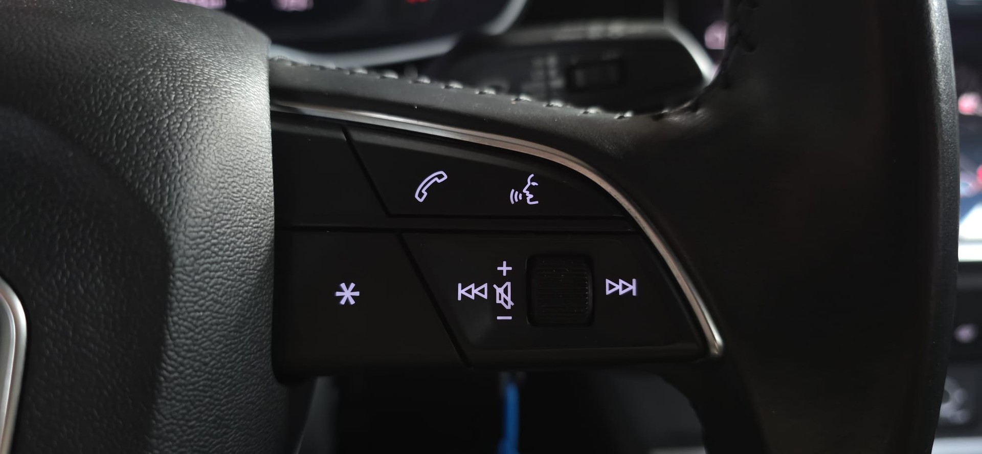 AUDI Q3 35 TFSI S-tronic *CH-Fahrzeug*-image-17