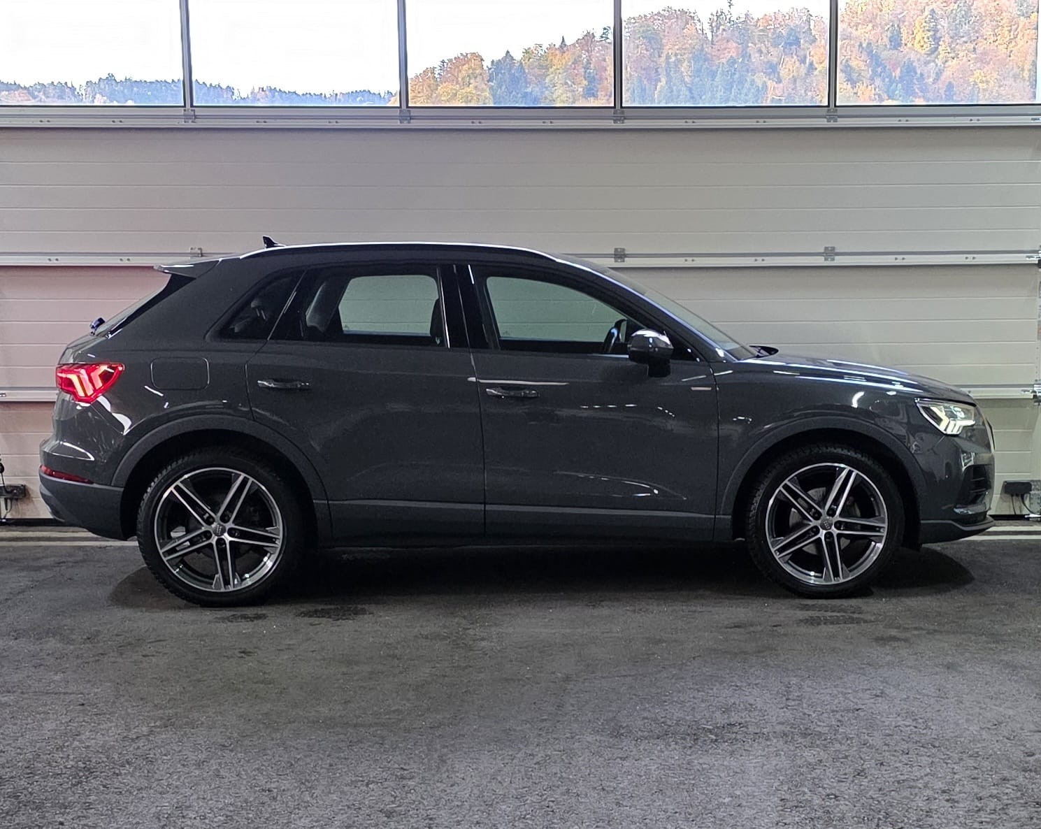AUDI Q3 35 TFSI S-tronic *CH-Fahrzeug*-image-5