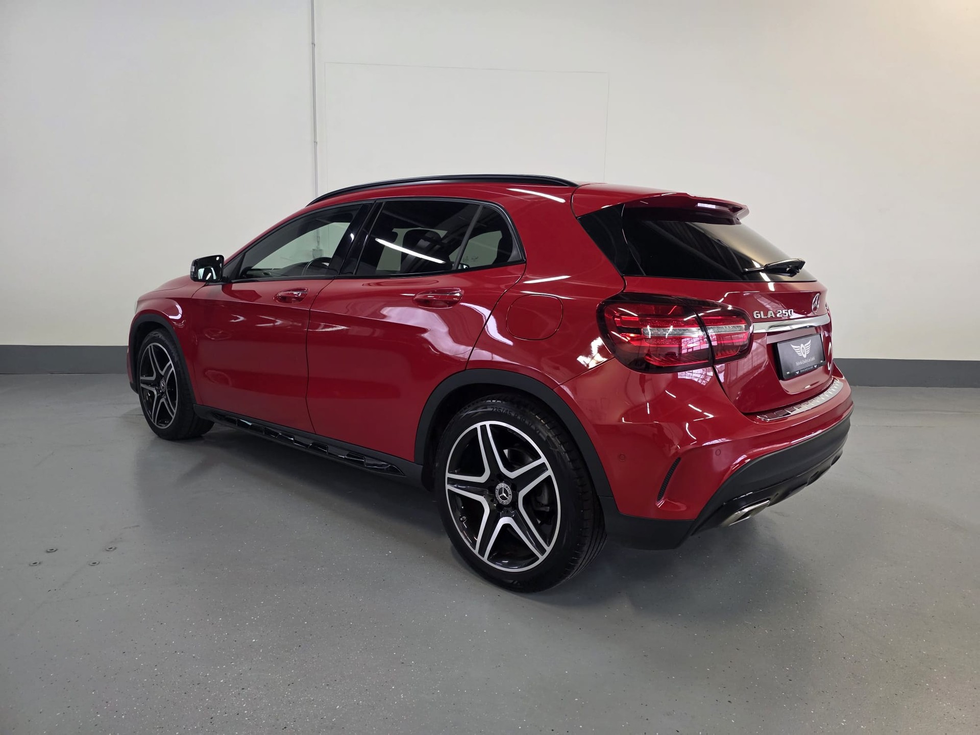 MERCEDES-BENZ GLA 250 AMG Line 4Matic 7G-DCT-image-13