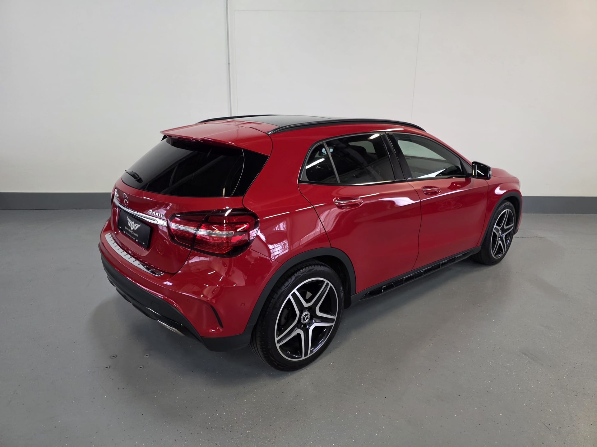 MERCEDES-BENZ GLA 250 AMG Line 4Matic 7G-DCT-image-8