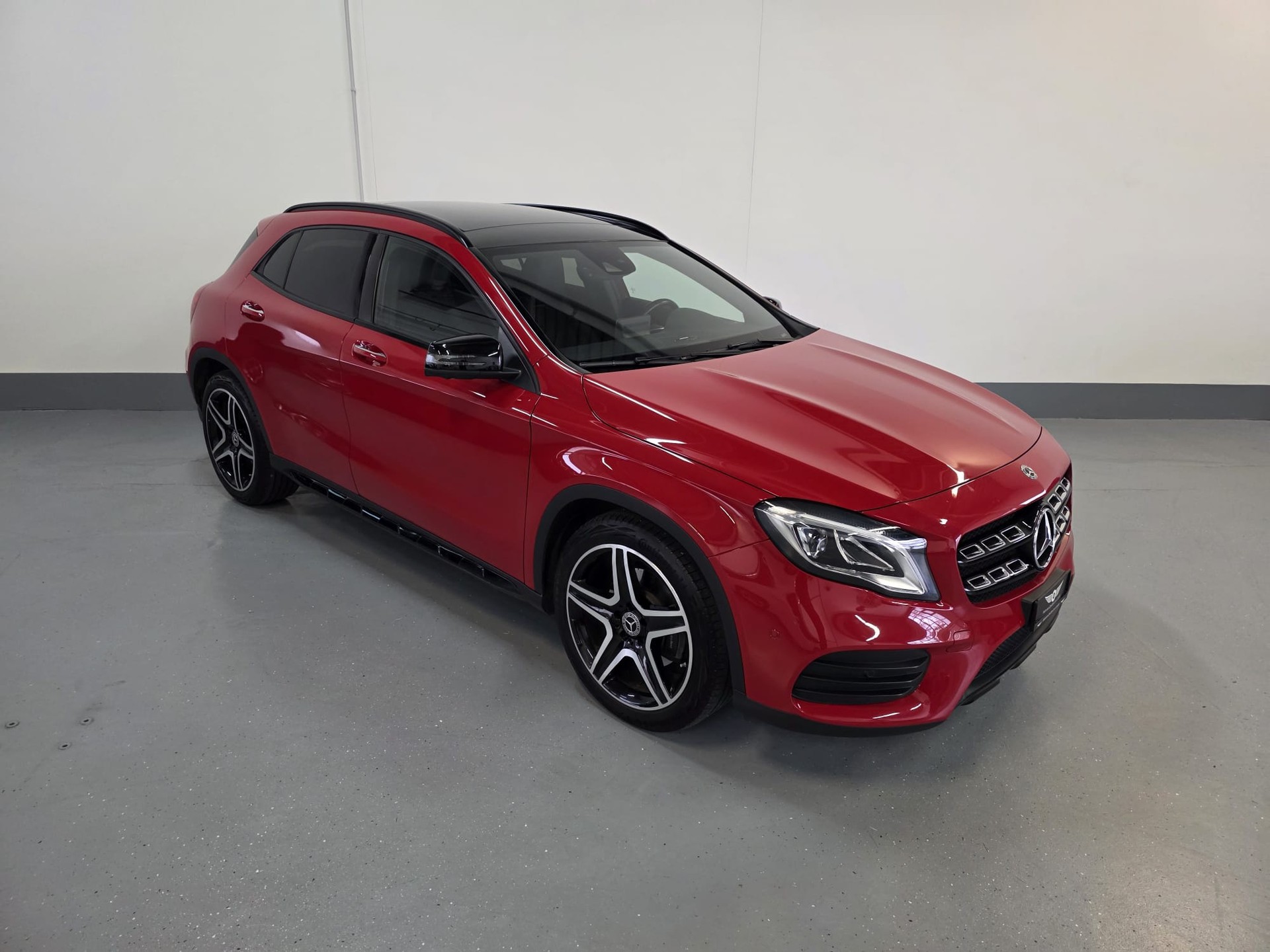 MERCEDES-BENZ GLA 250 AMG Line 4Matic 7G-DCT-image-1
