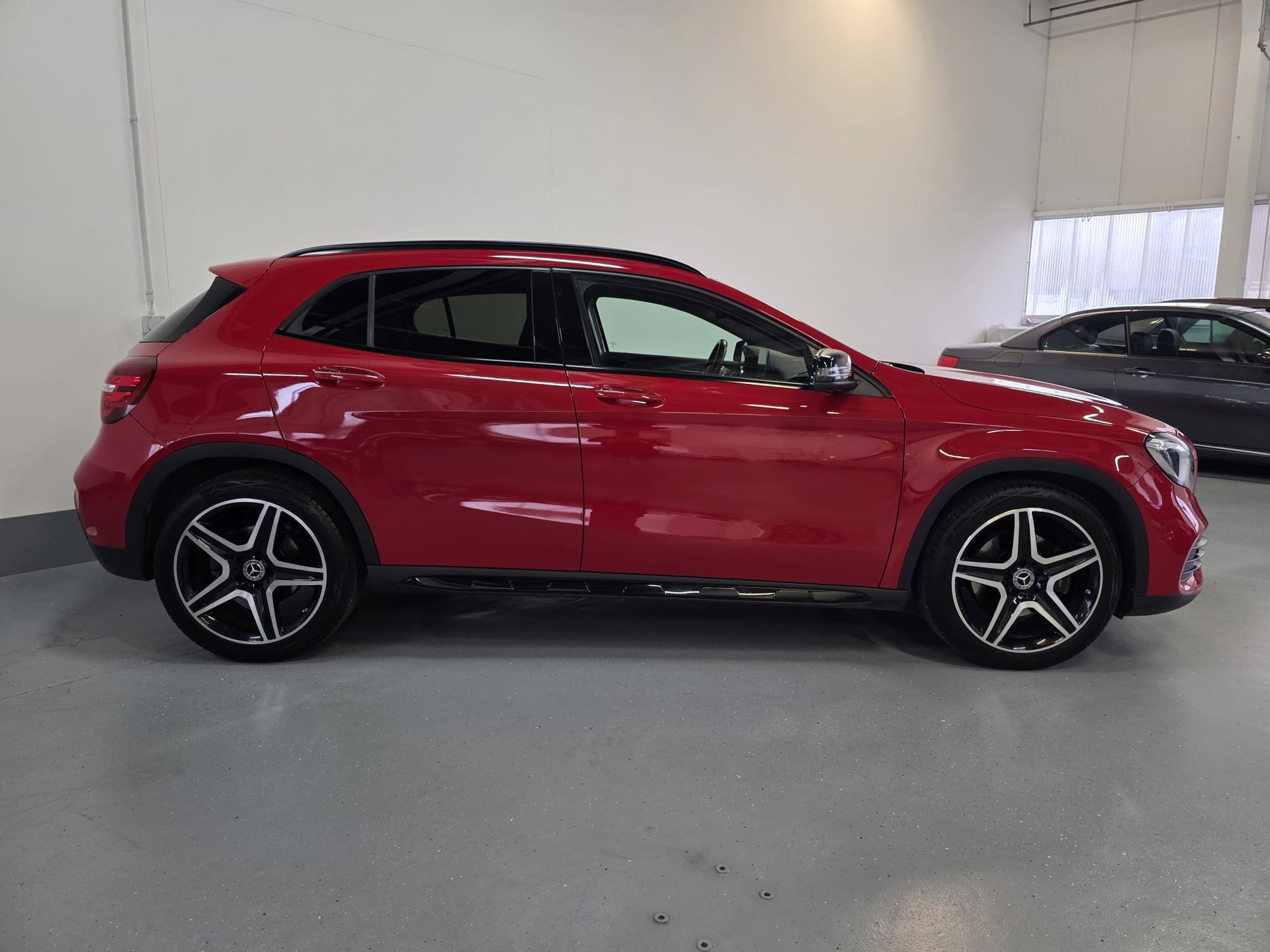 MERCEDES-BENZ GLA 250 AMG Line 4Matic 7G-DCT-image-6