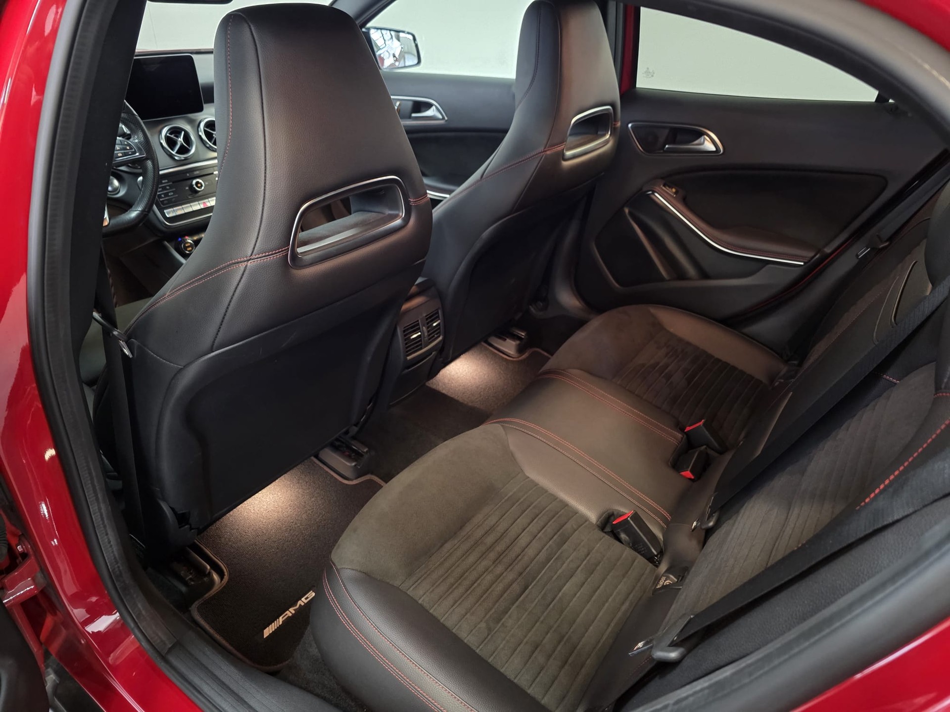 MERCEDES-BENZ GLA 250 AMG Line 4Matic 7G-DCT-image-20