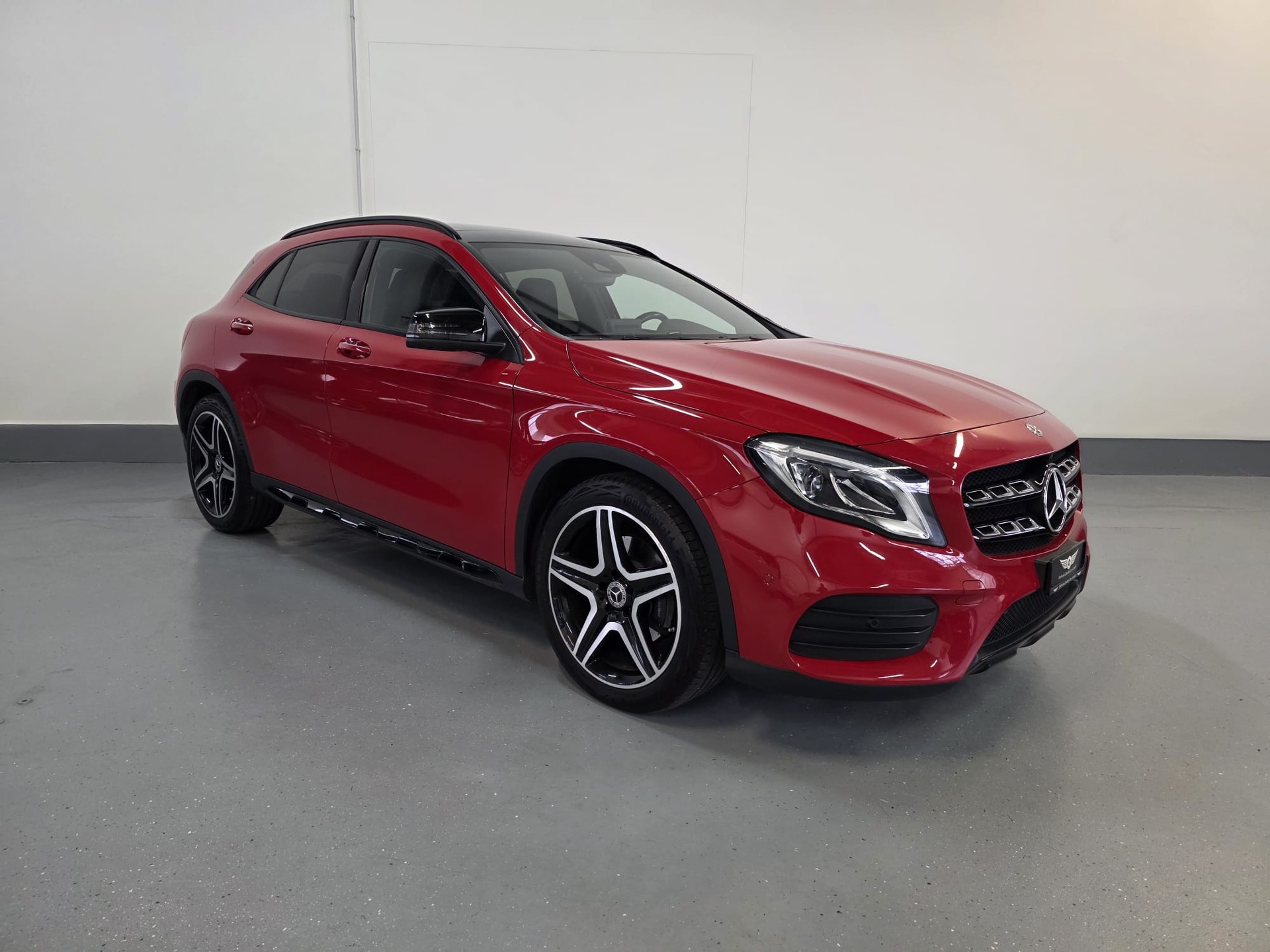 MERCEDES-BENZ GLA 250 AMG Line 4Matic 7G-DCT-image-2