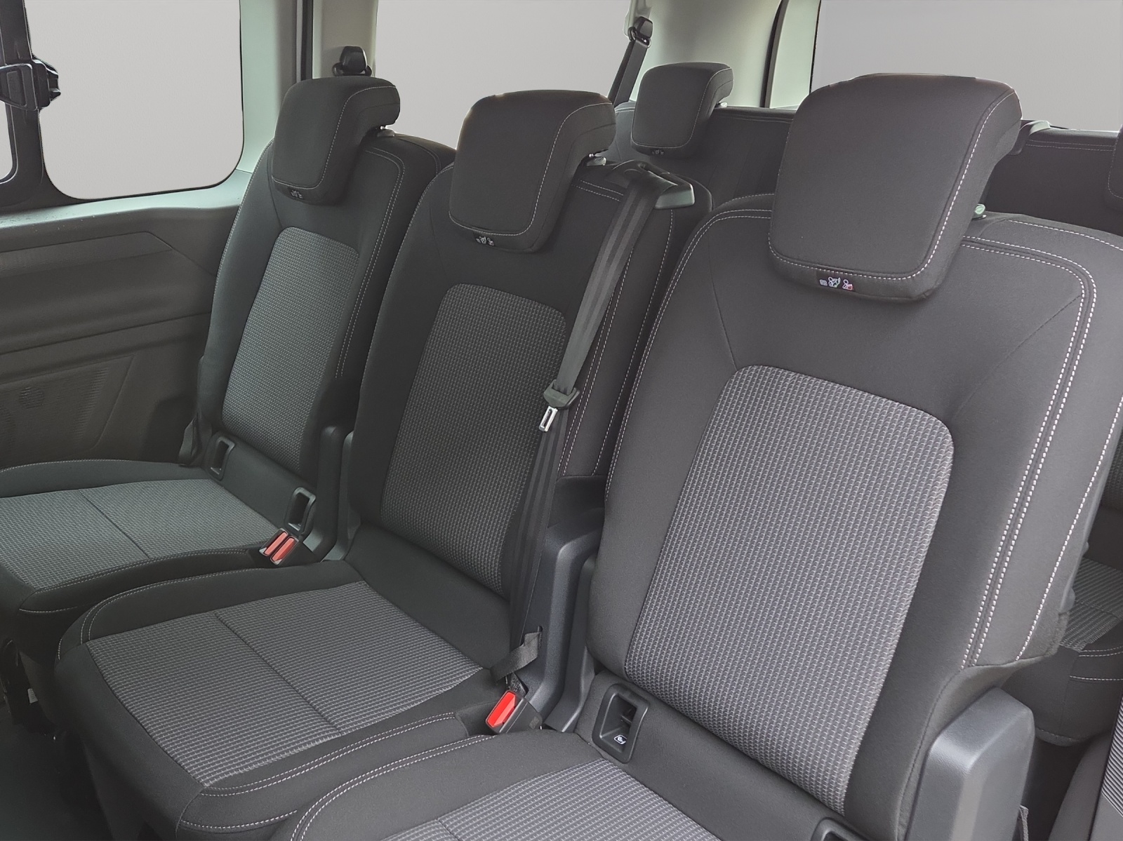 VW VW Caravelle Kurz 2.0 TDI 150PS 8G Automat-image-8