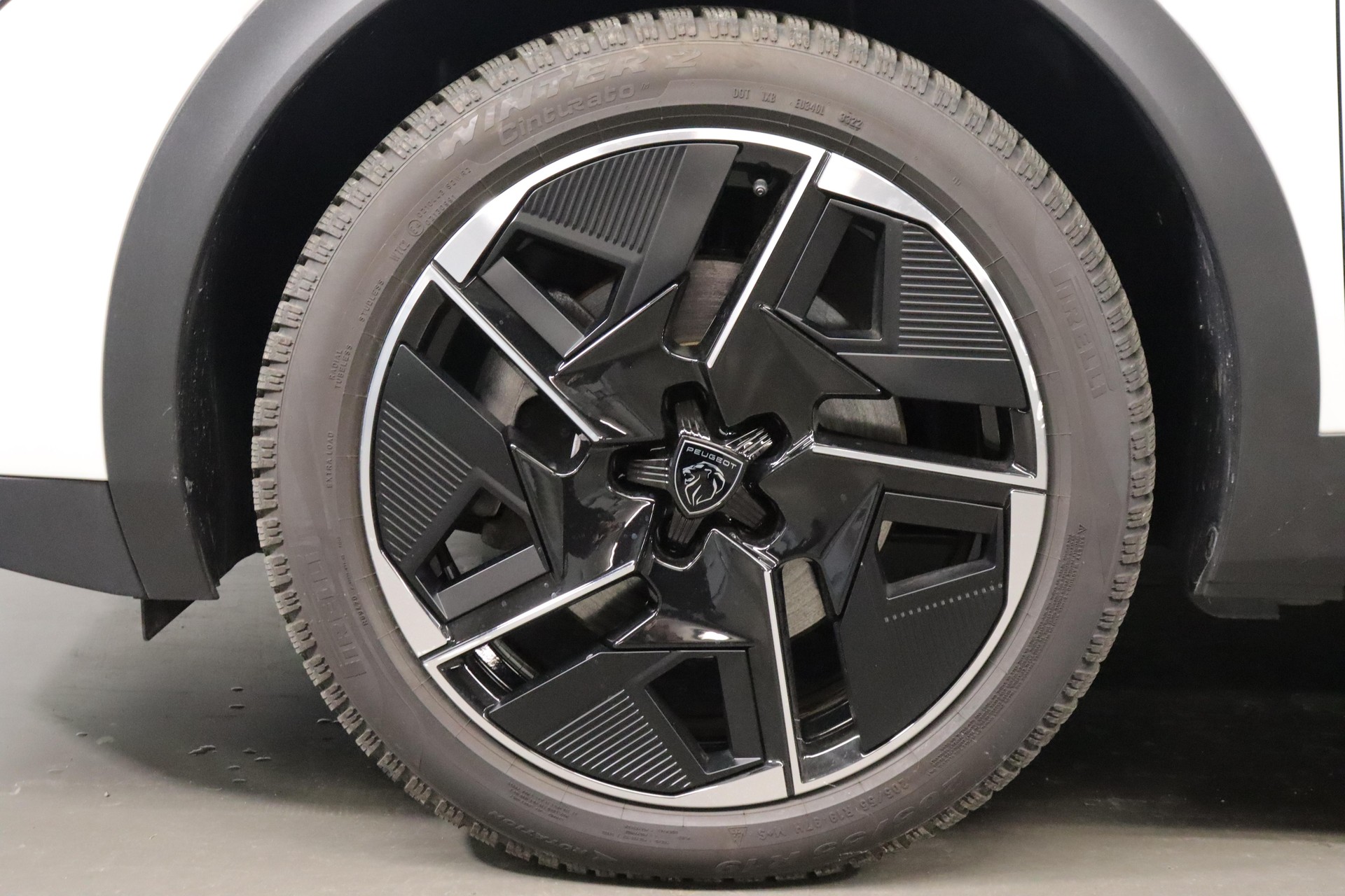 PEUGEOT 408 1.6 PHEV 225 Allure Pack-image-11
