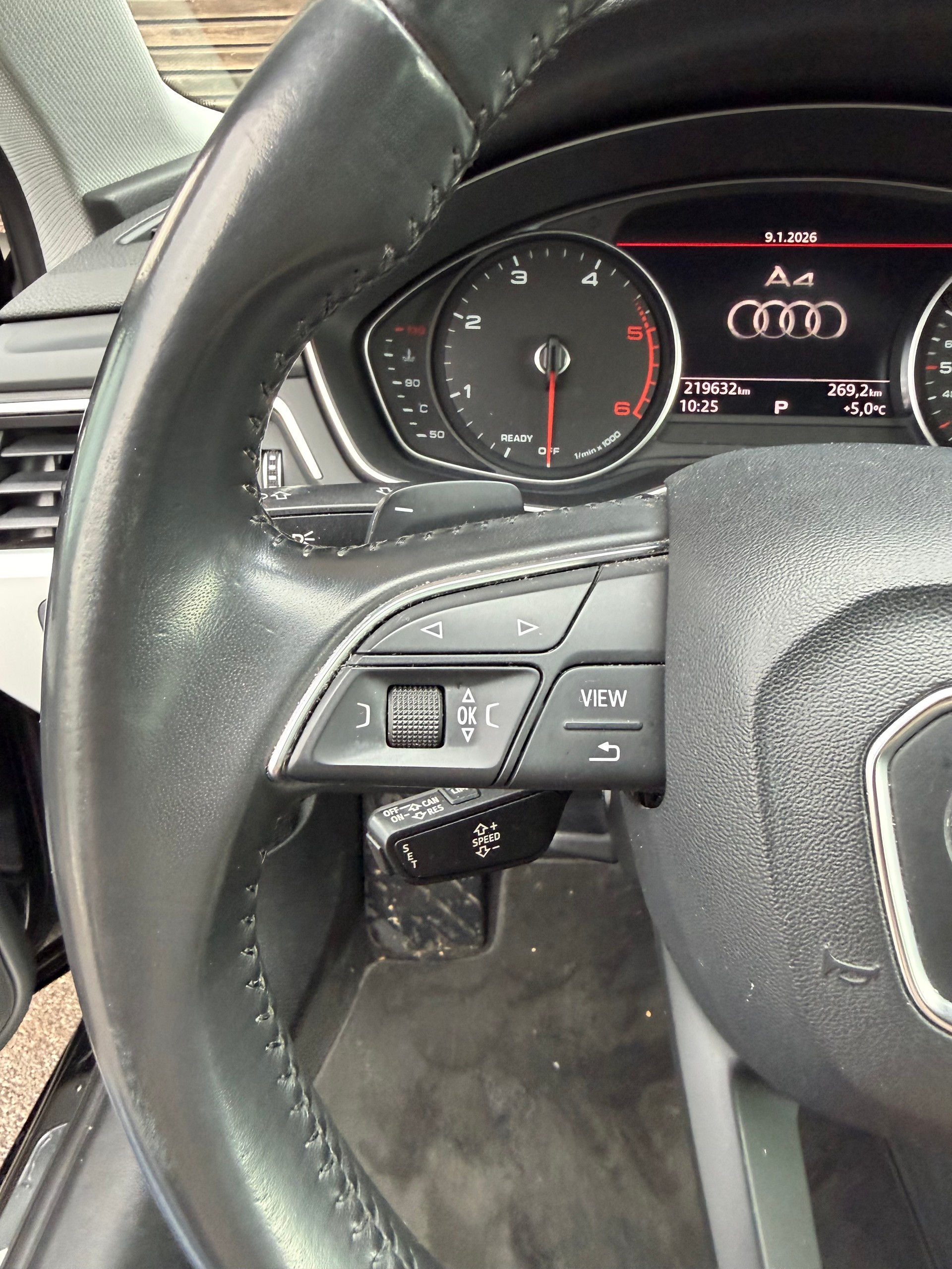 AUDI A4 Avant 2.0 TDI S-tronic-image-12