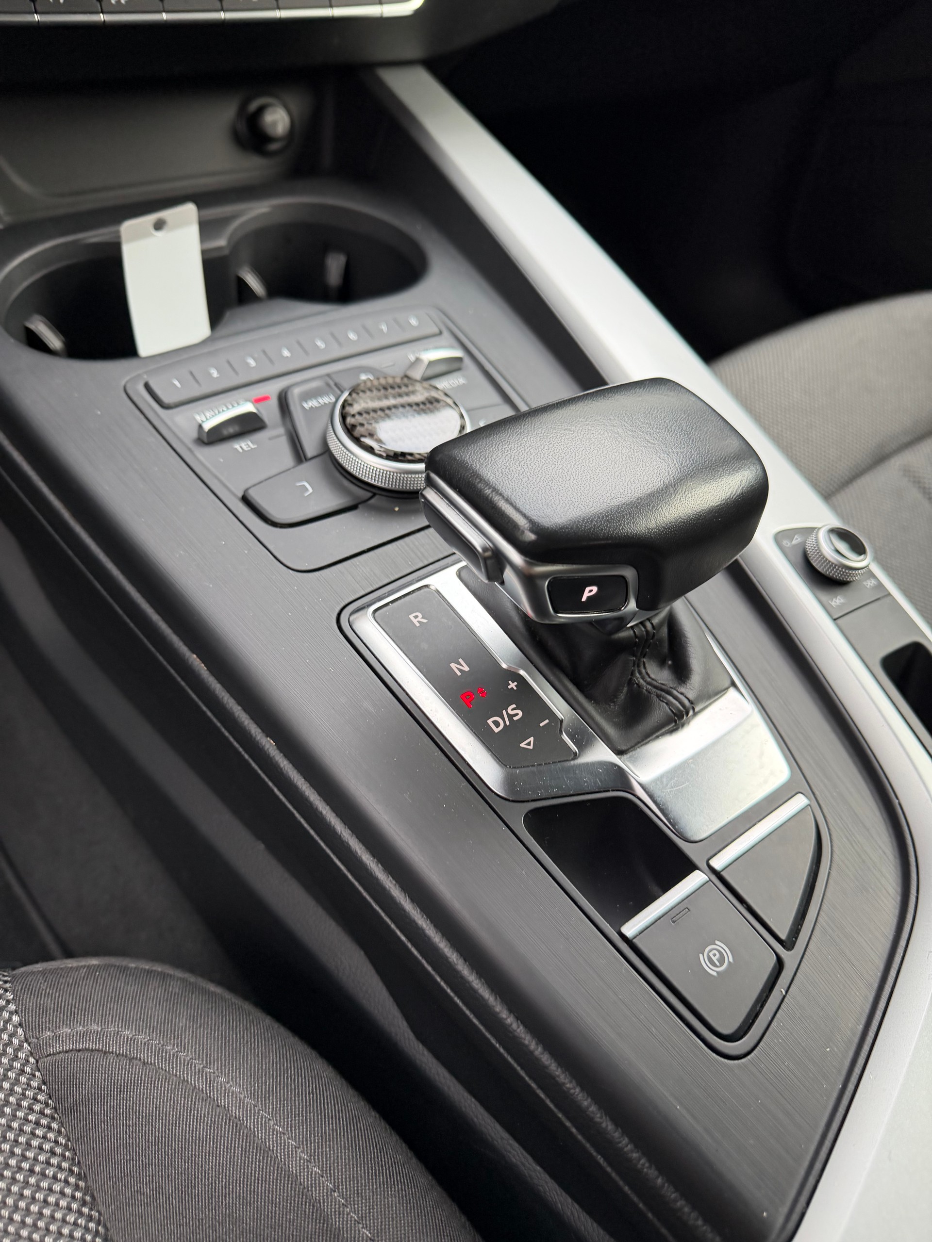 AUDI A4 Avant 2.0 TDI S-tronic-image-9