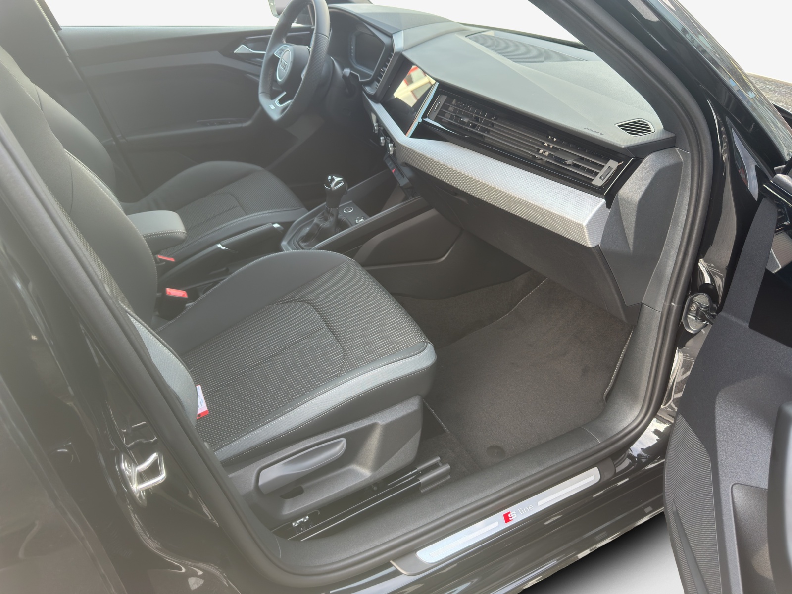AUDI A1 Sportback 30 TFSI Attraction S-tronic-image-14