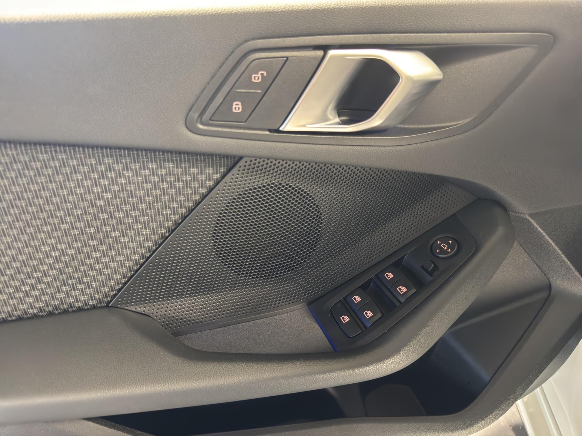 BMW 116d-image-11