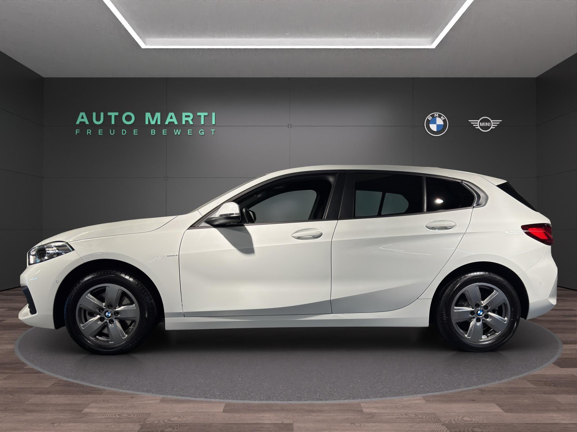 BMW 116d-image-1