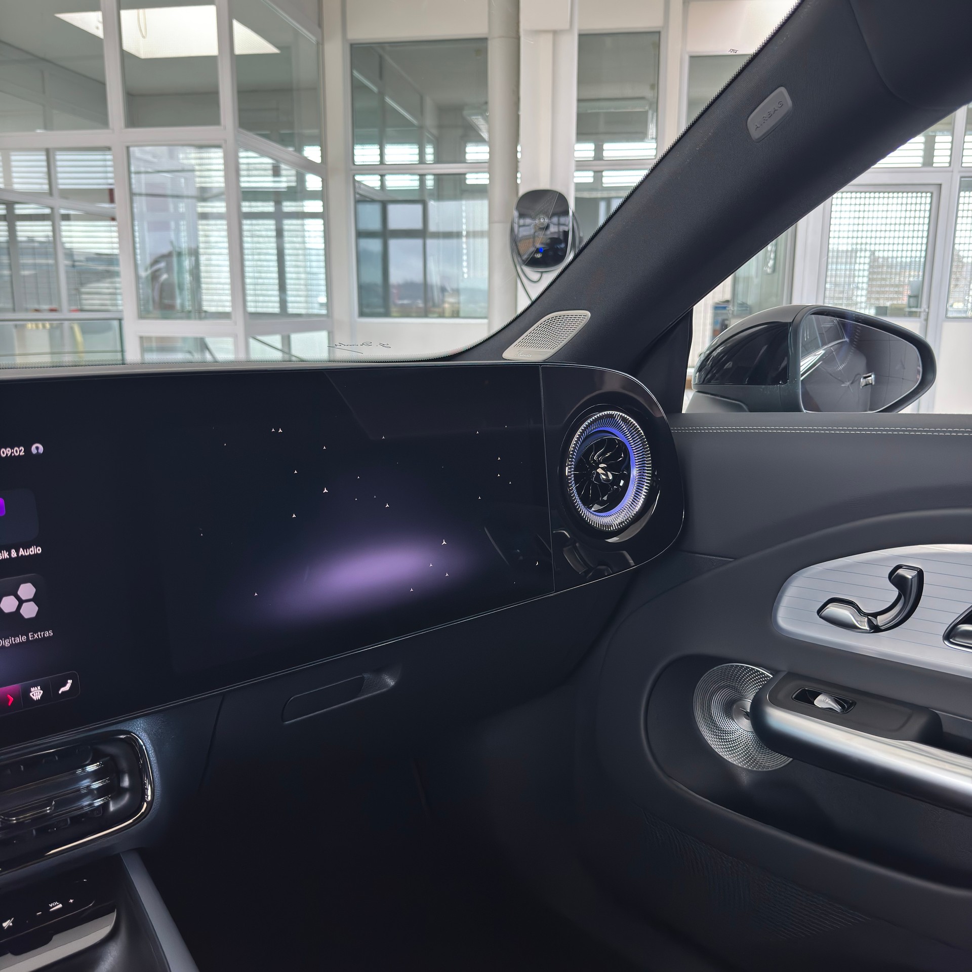 MERCEDES-BENZ CLA 220 4Matic-image-9
