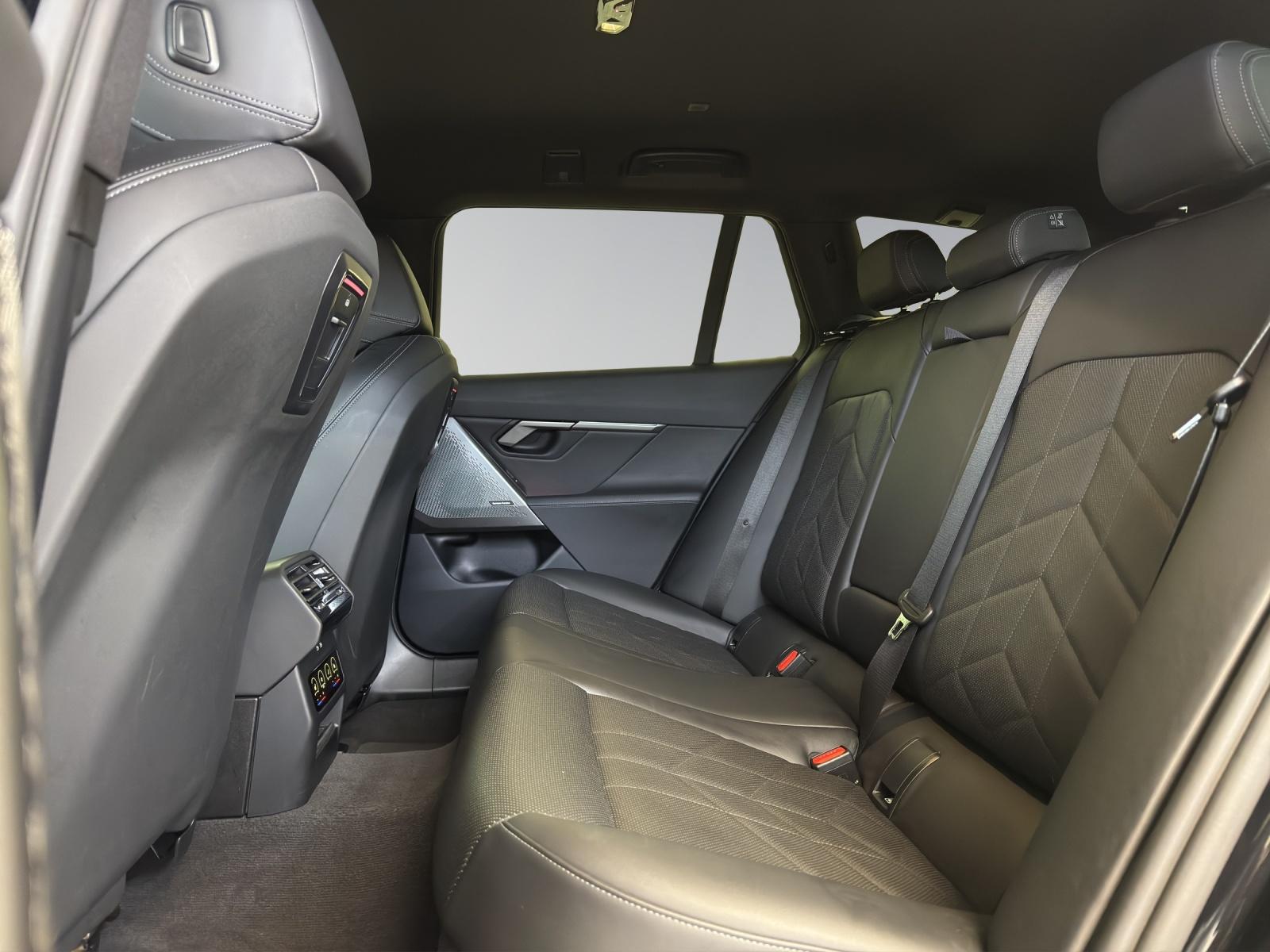 BMW 520d xDrive Touring M-SportPaket-image-16