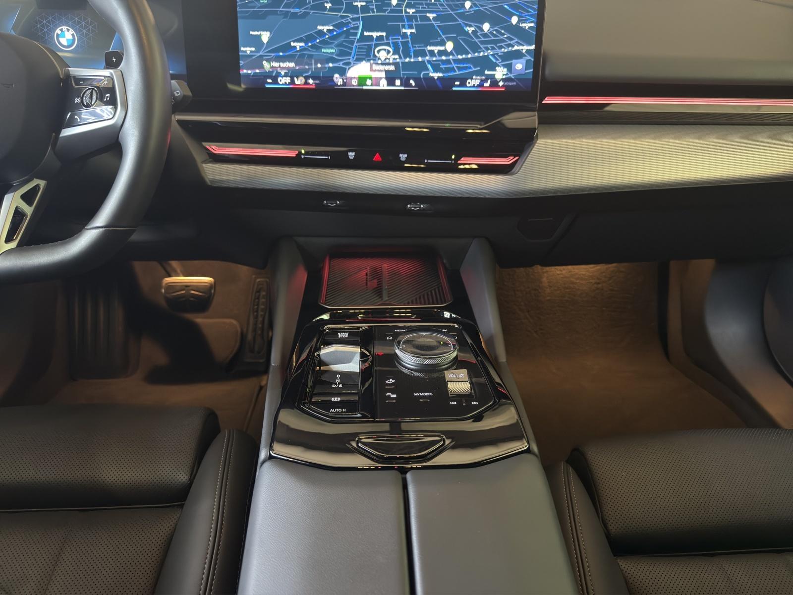 BMW 520d xDrive Touring M-SportPaket-image-10