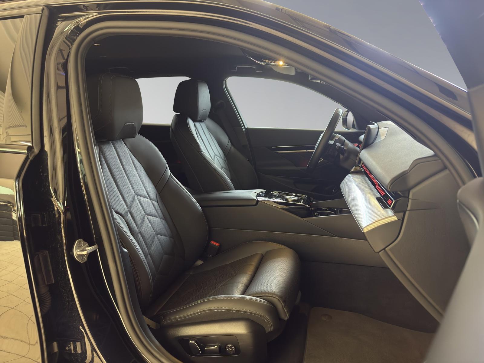 BMW 520d xDrive Touring M-SportPaket-image-19