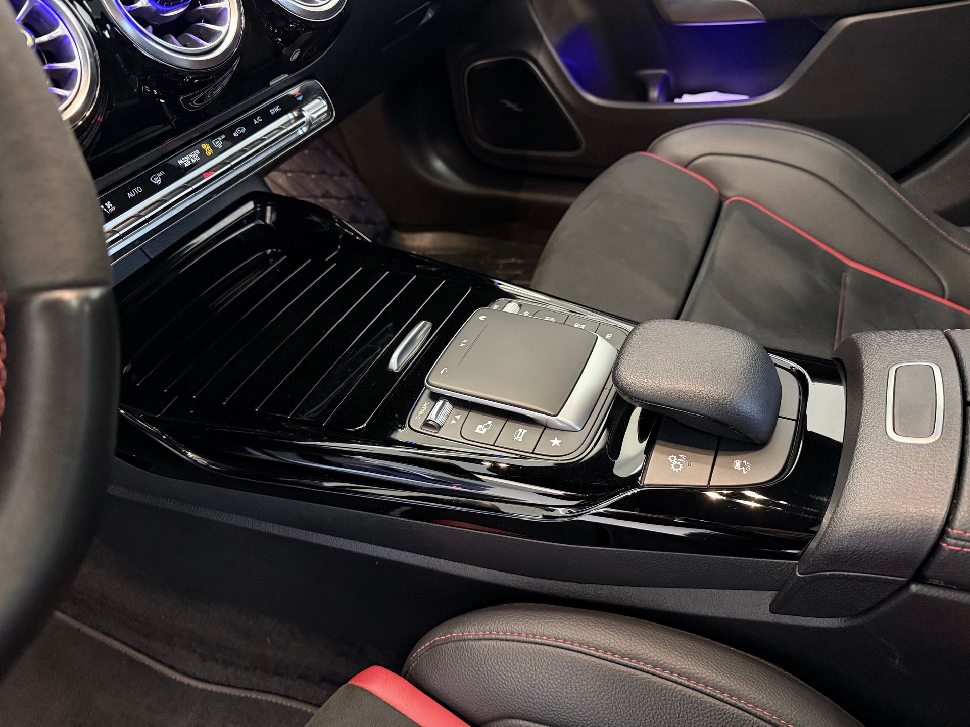 MERCEDES-BENZ CLA 45 S AMG 4Matic+ 8G-DCT-image-21