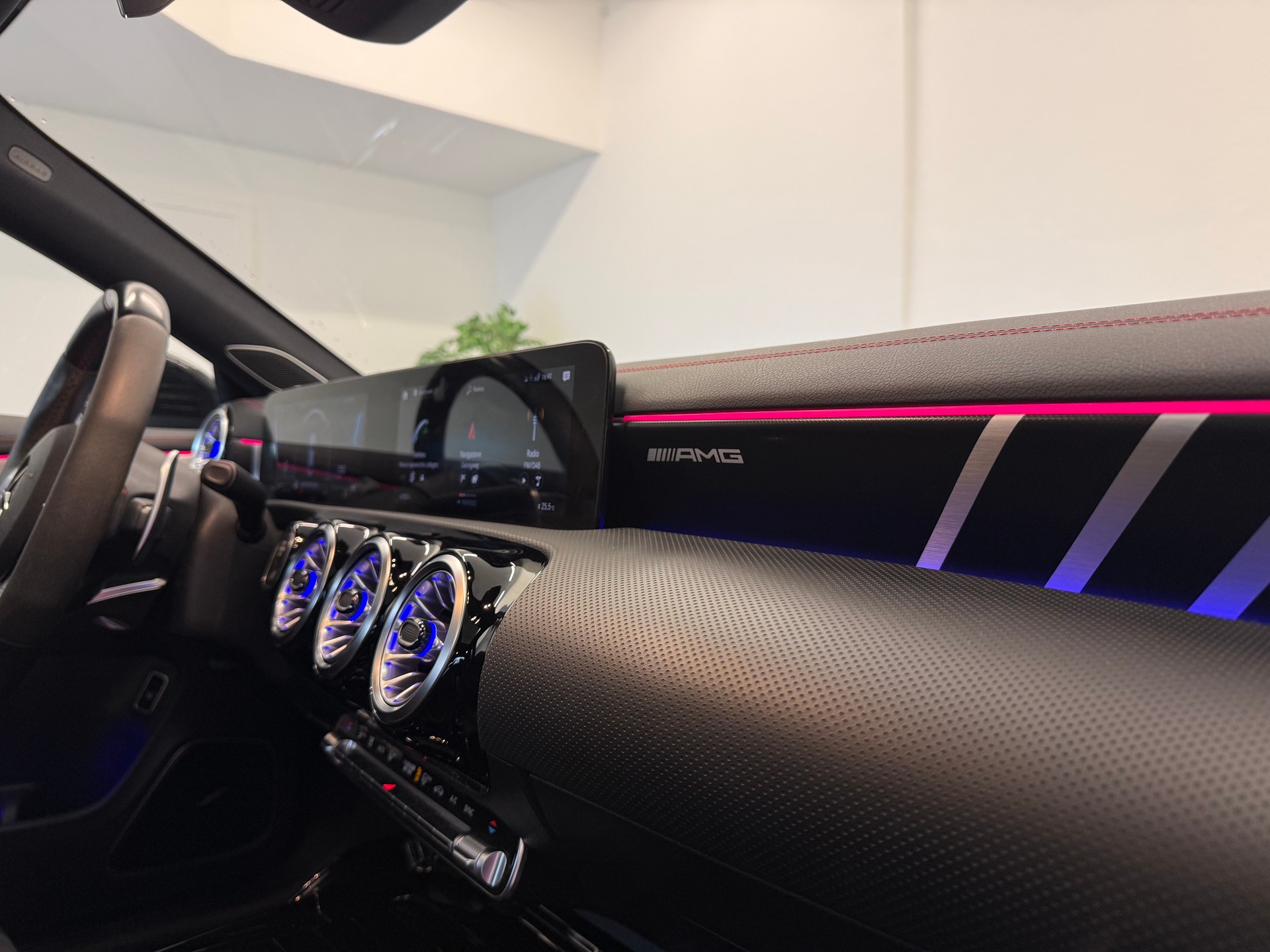 MERCEDES-BENZ CLA 45 S AMG 4Matic+ 8G-DCT-image-25