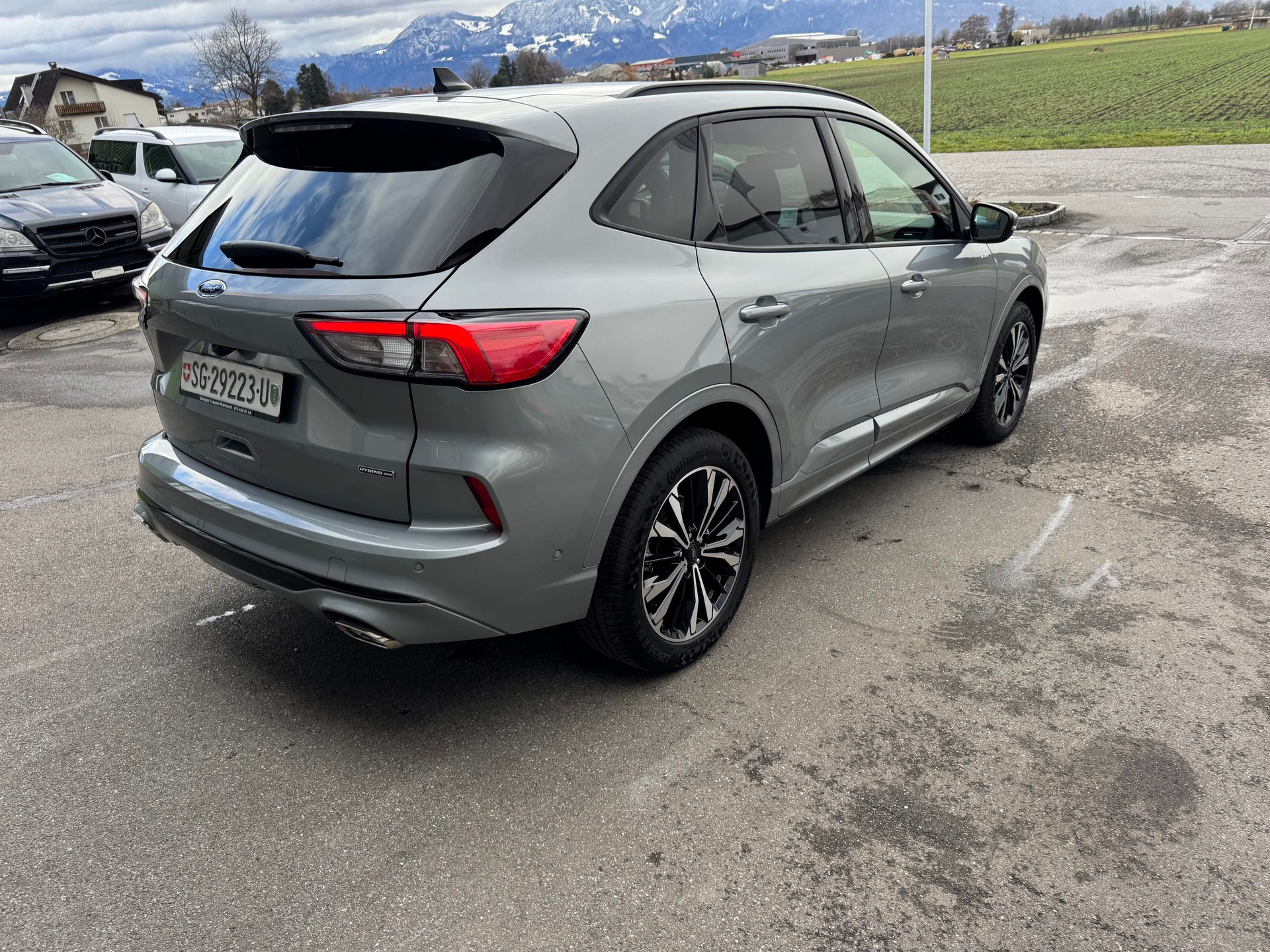 FORD Kuga 2.5 FHEV ST-Line X 4WD-image-9