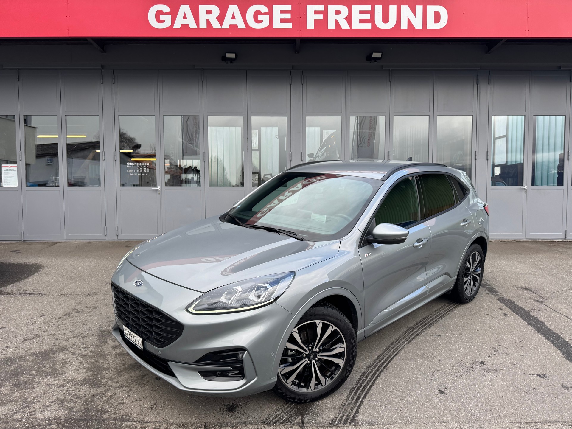 FORD Kuga 2.5 FHEV ST-Line X 4WD-image-3