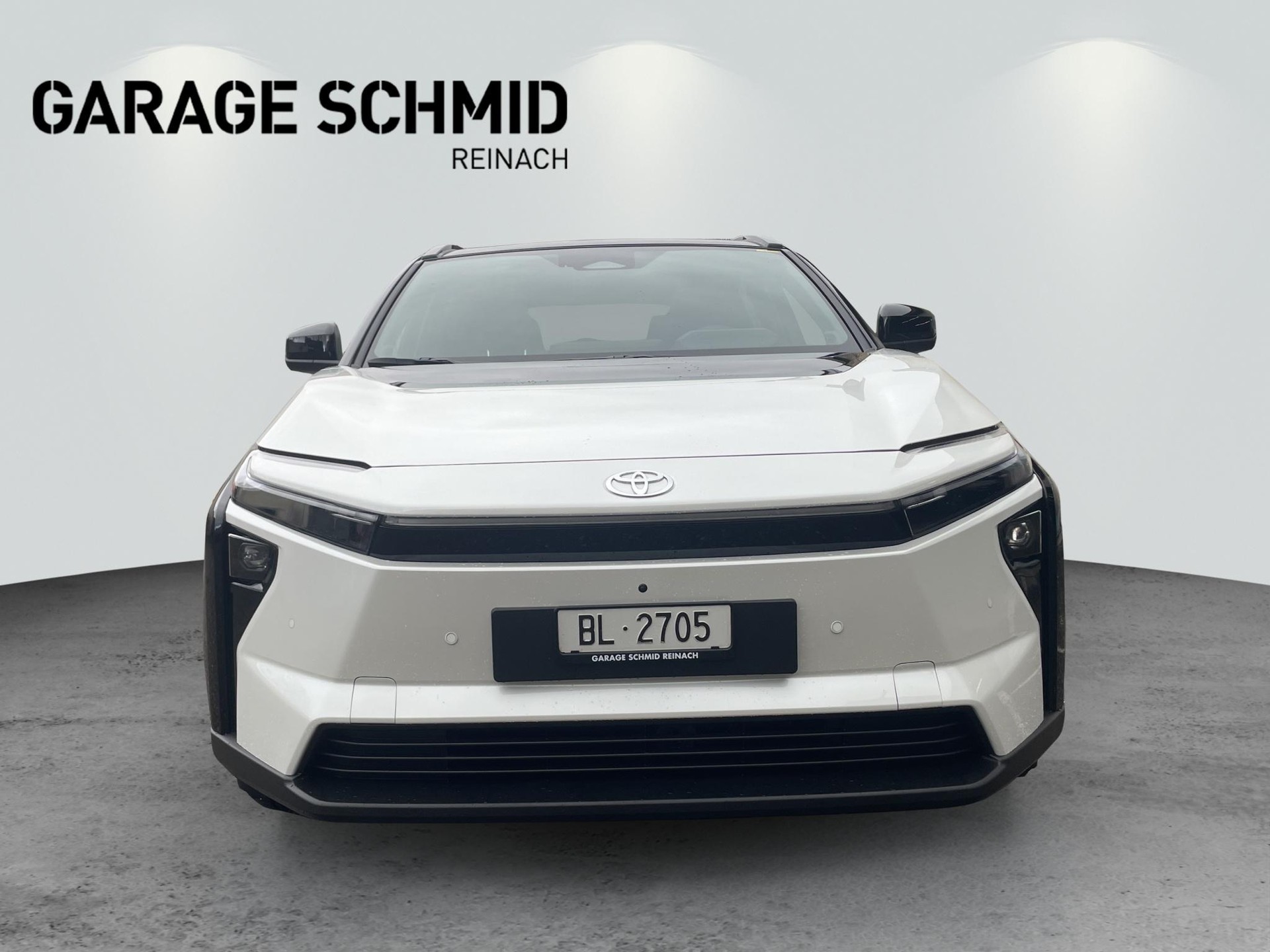 TOYOTA bZ4X Premium AWD-showroom-element-1
