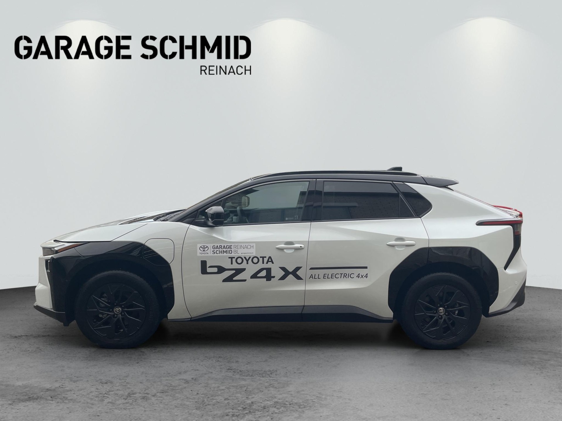 TOYOTA bZ4X Premium AWD-showroom-element-3