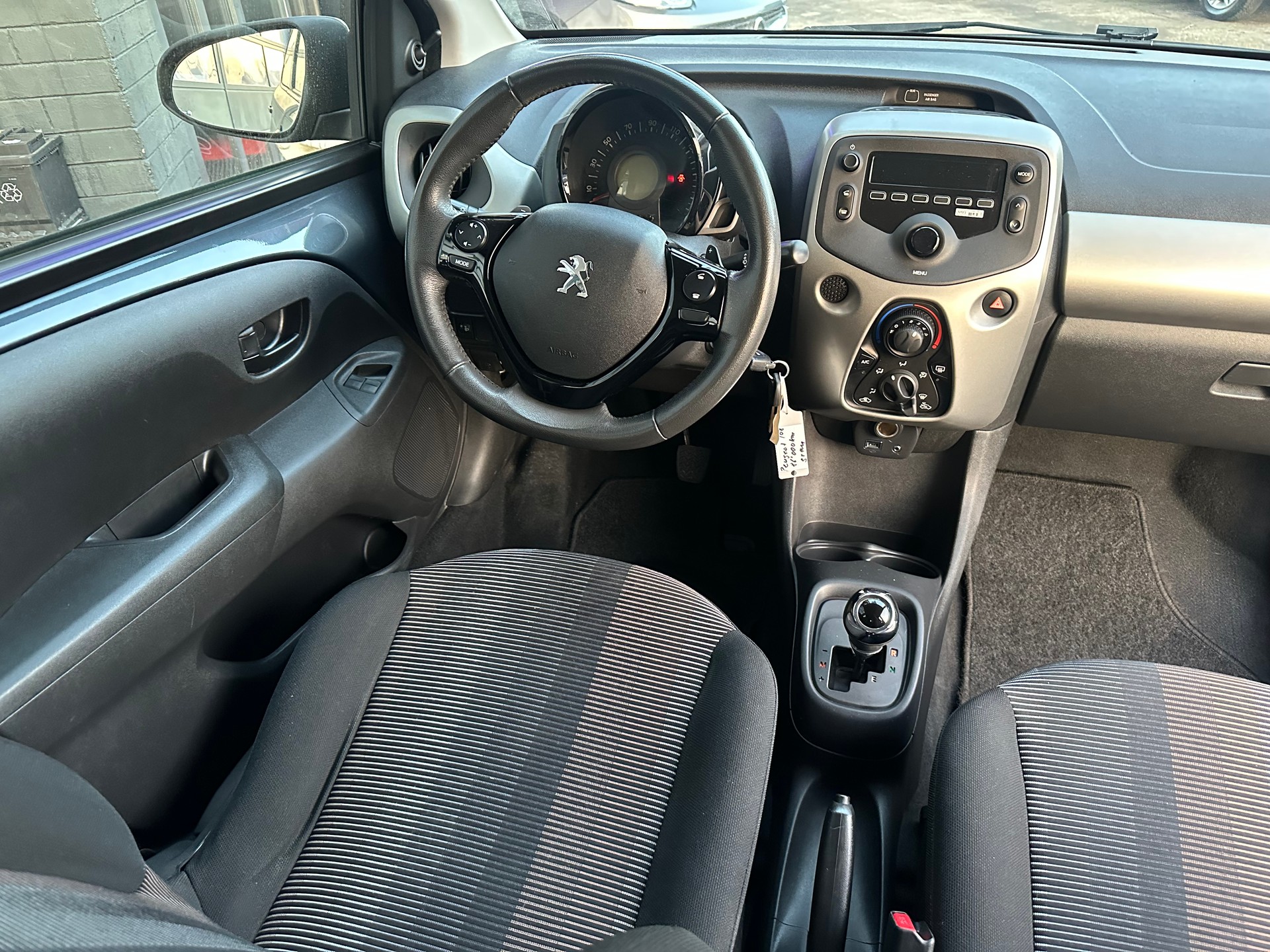 PEUGEOT 108 1.0 VTi Active Top ETG-image-8