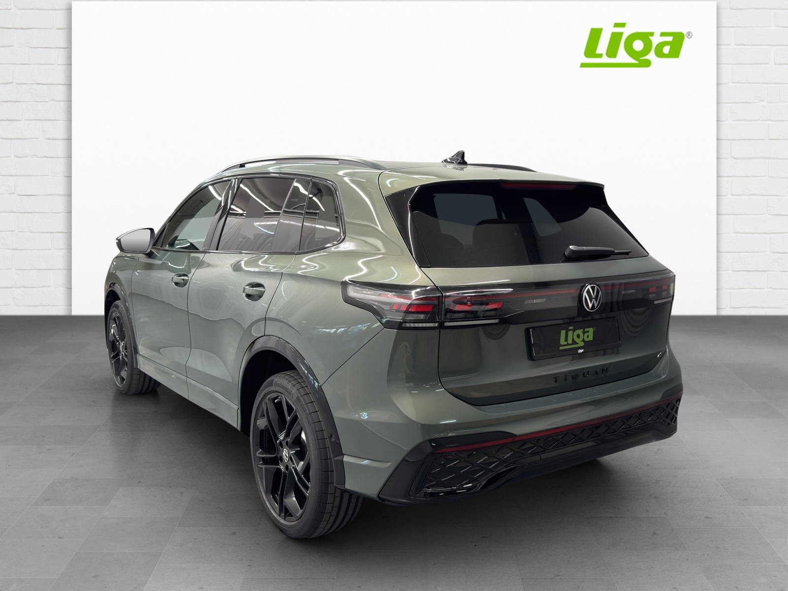 VW Tiguan 2.0 TSI R-Line Plus DSG 4motion-showroom-element-3