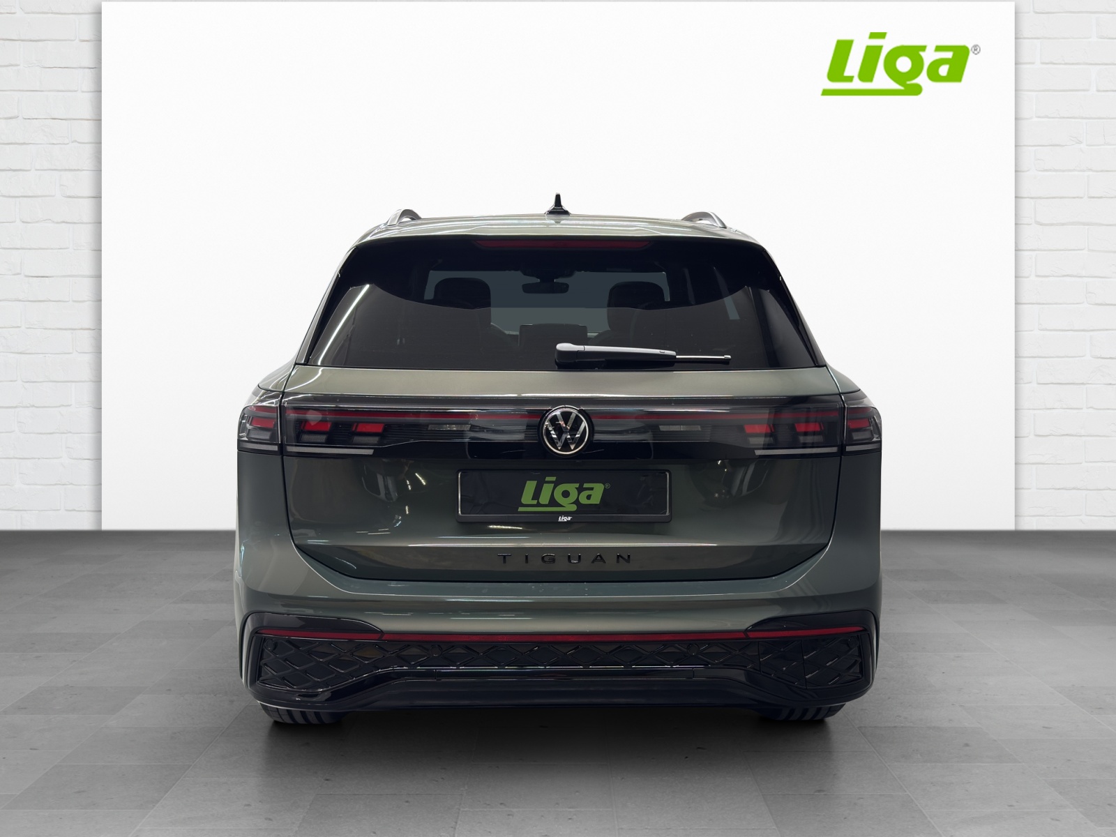 VW Tiguan 2.0 TSI R-Line Plus DSG 4motion-image-4
