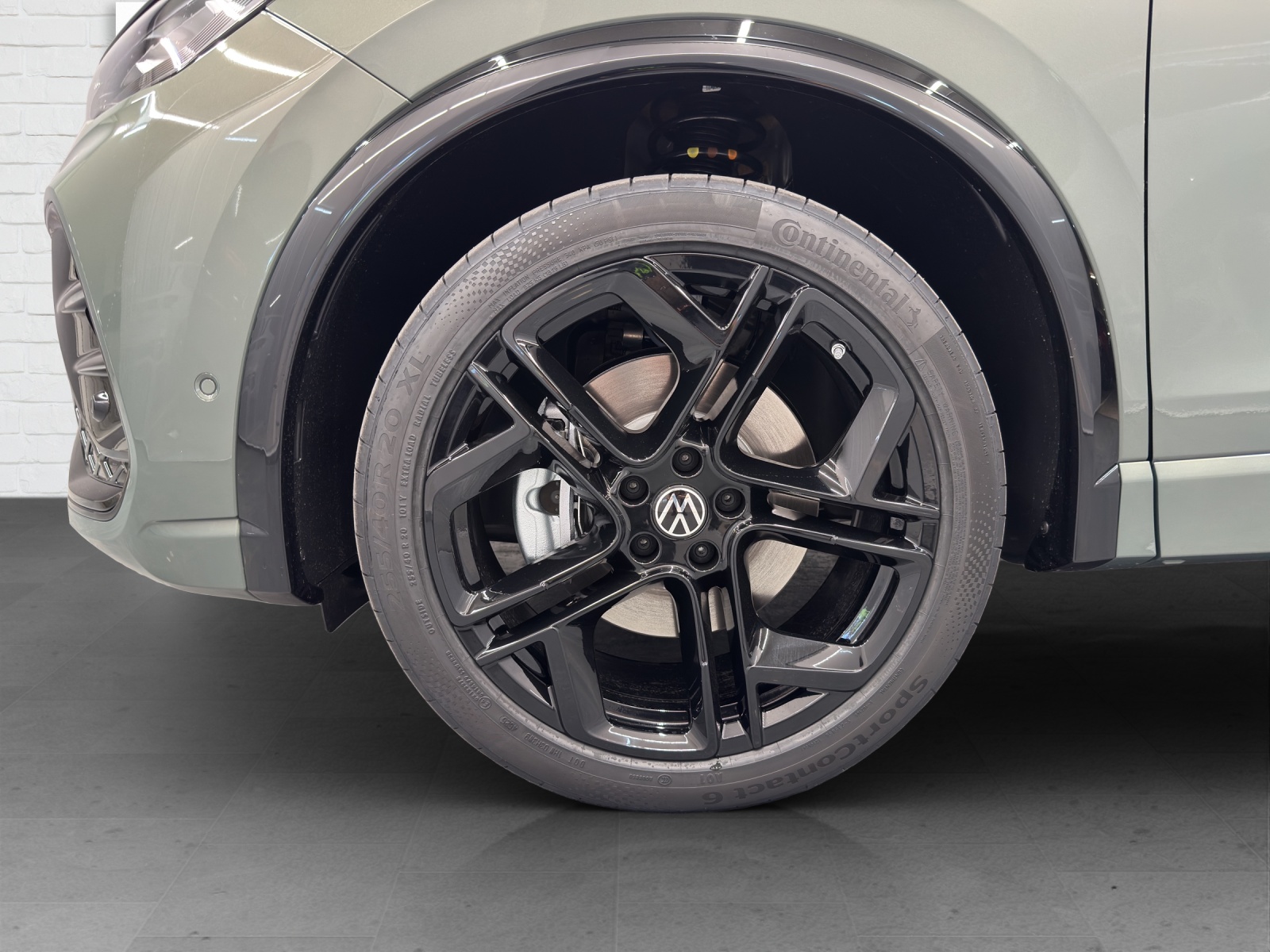 VW Tiguan 2.0 TSI R-Line Plus DSG 4motion-image-5