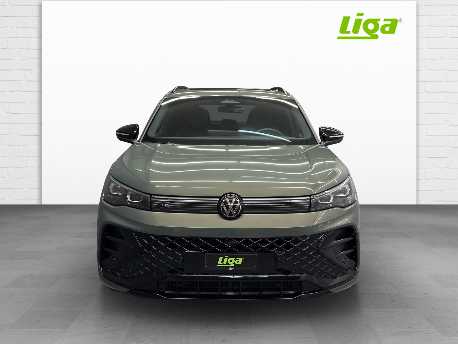 VW Tiguan 2.0 TSI R-Line Plus DSG 4motion-showroom-element-2