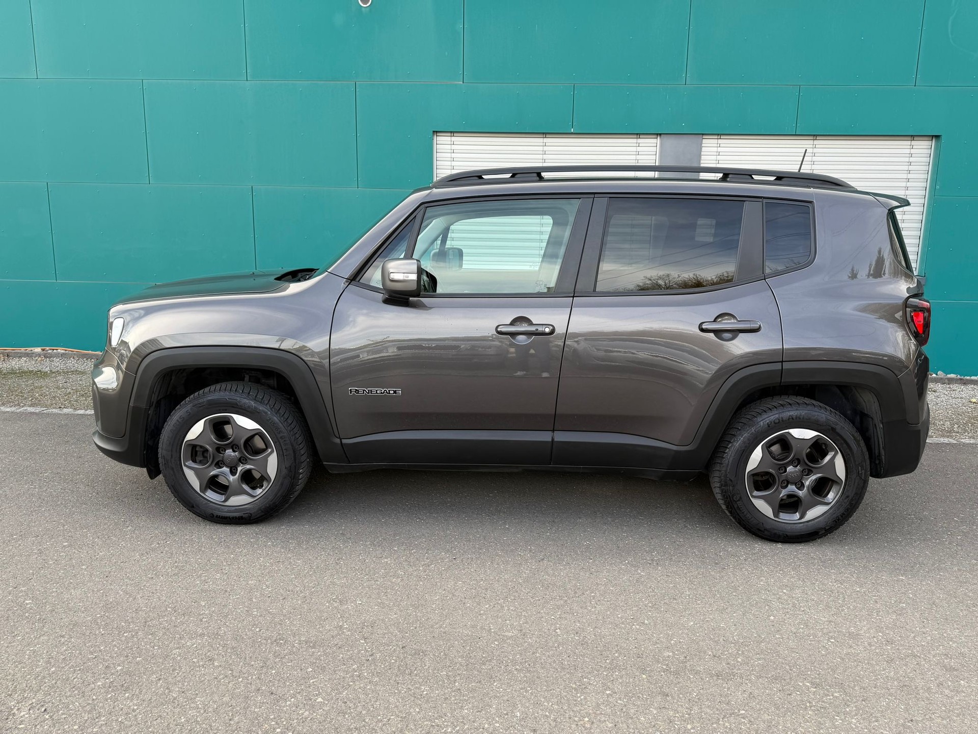 JEEP Renegade 1.3 Turbo Limited AWD-image-6