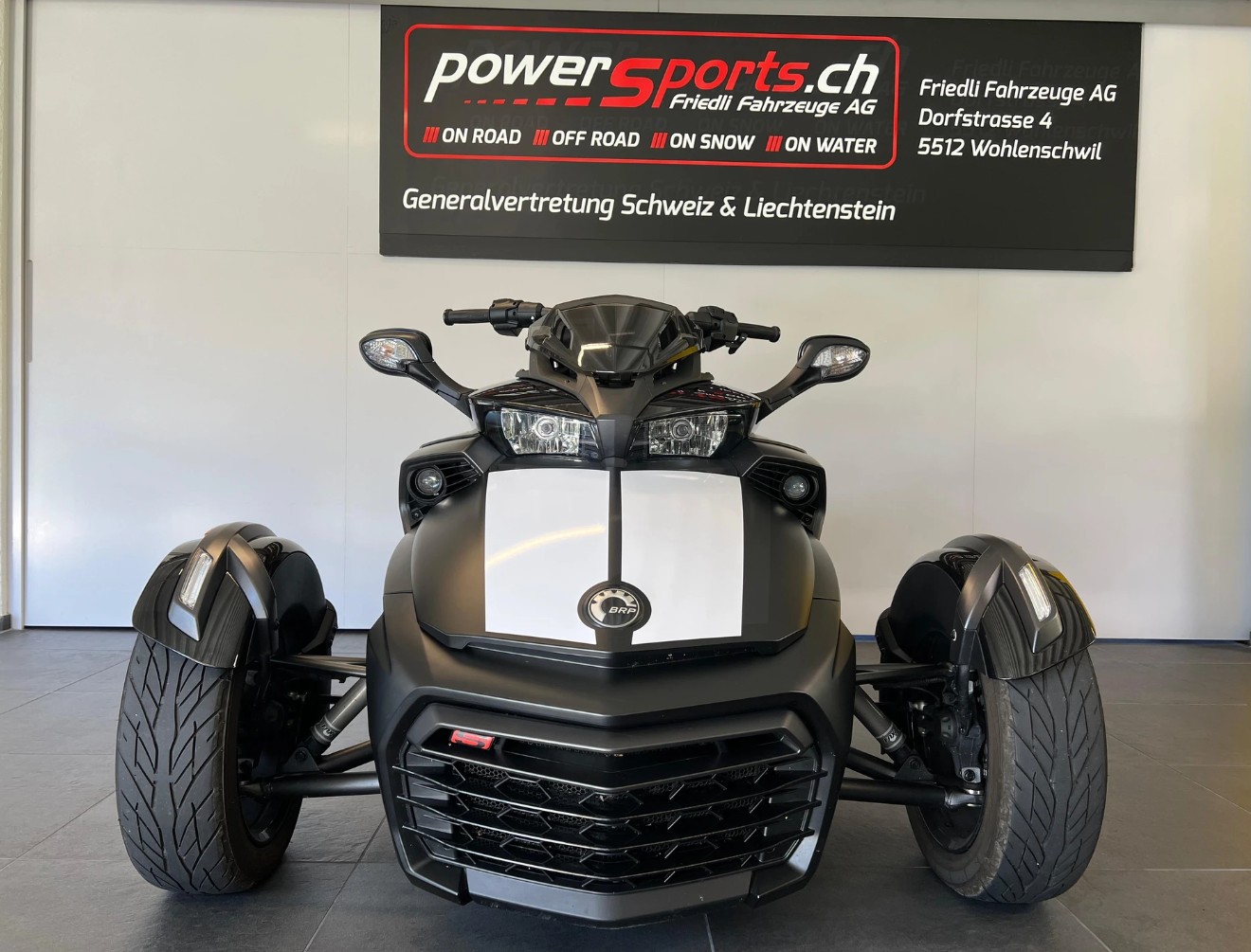 CAN-AM Spyder F3-S SE6-showroom-element-1