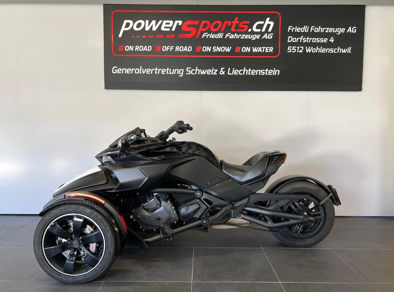 CAN-AM Spyder F3-S SE6-showroom-element-3
