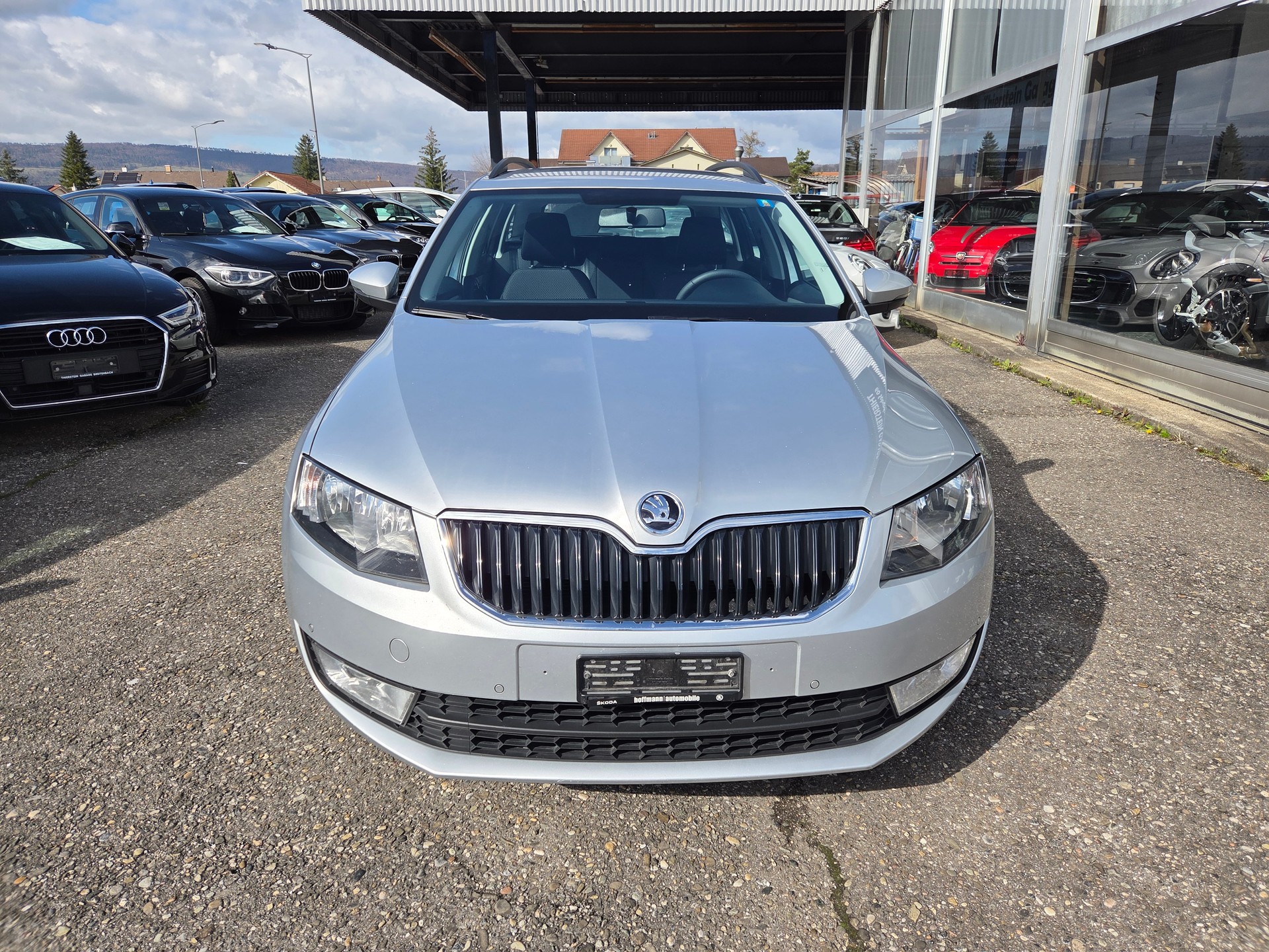 SKODA Octavia Combi 1.6 TDI Ambition DSG-image-2
