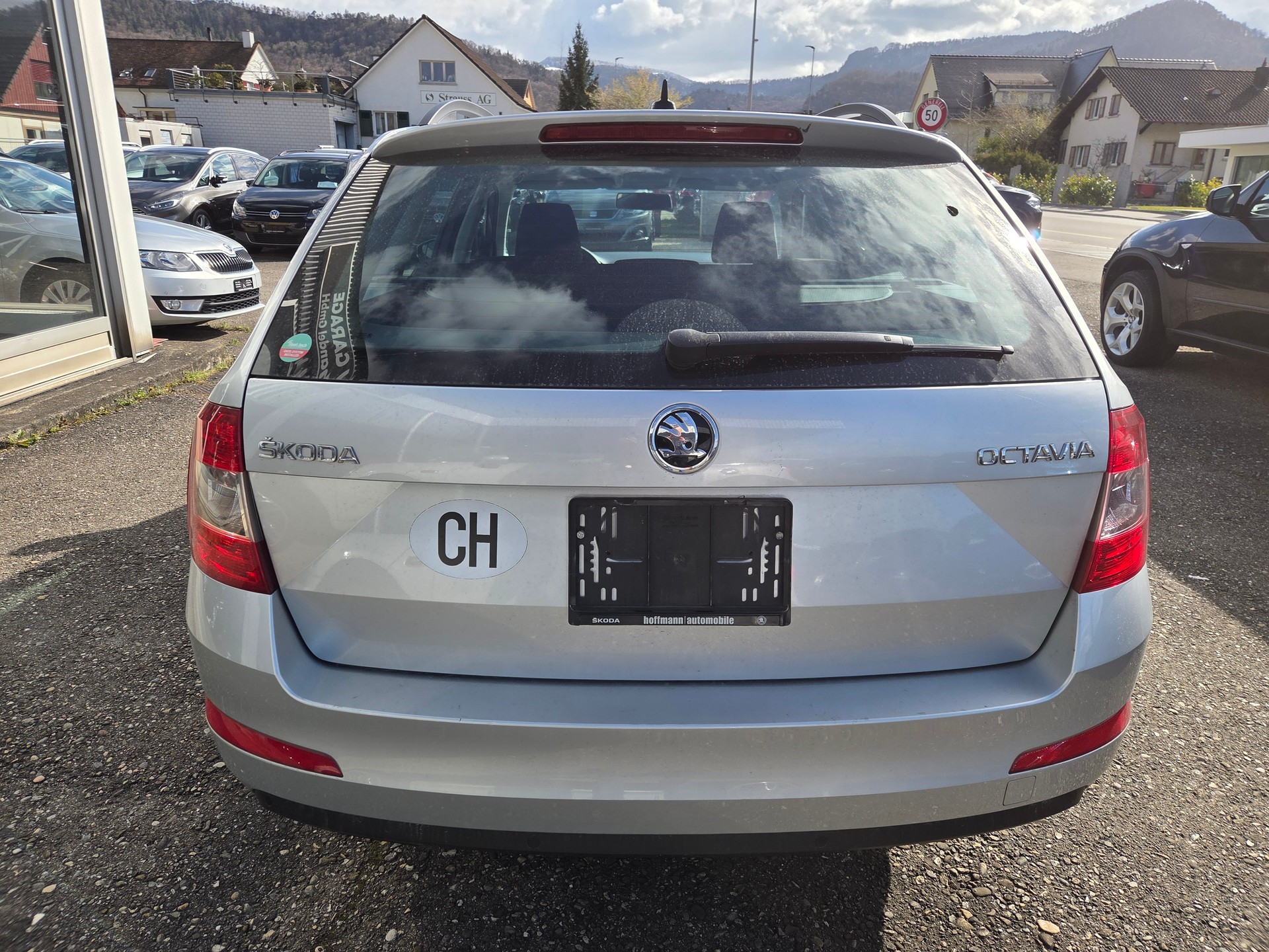 SKODA Octavia Combi 1.6 TDI Ambition DSG-image-6