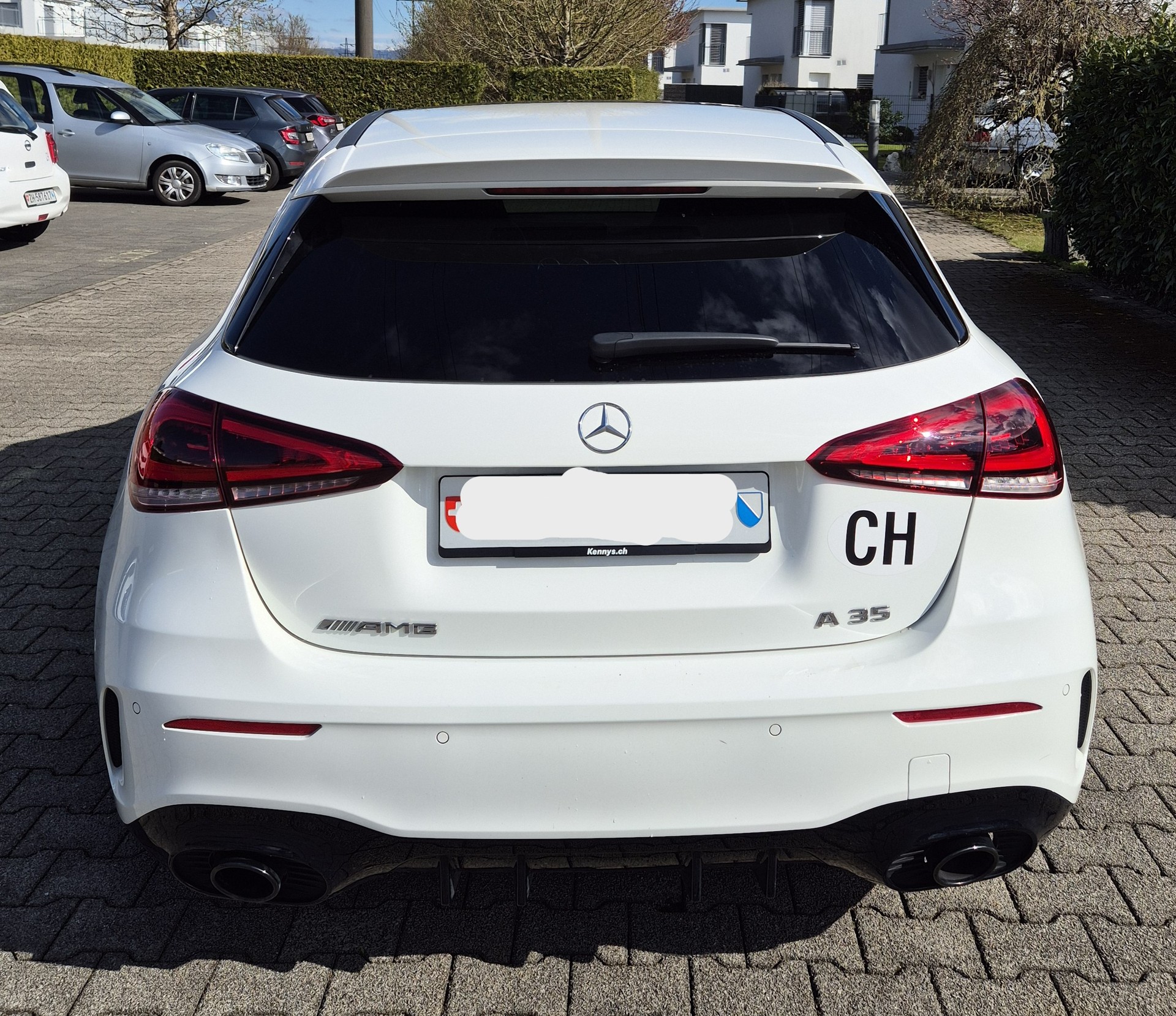 MERCEDES-BENZ A 35 AMG 4Matic Speedshift-image-2