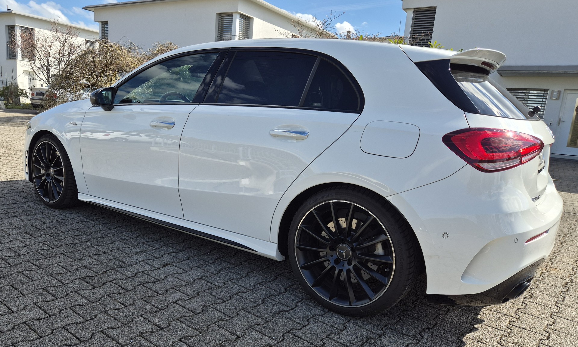 MERCEDES-BENZ A 35 AMG 4Matic Speedshift-image-1
