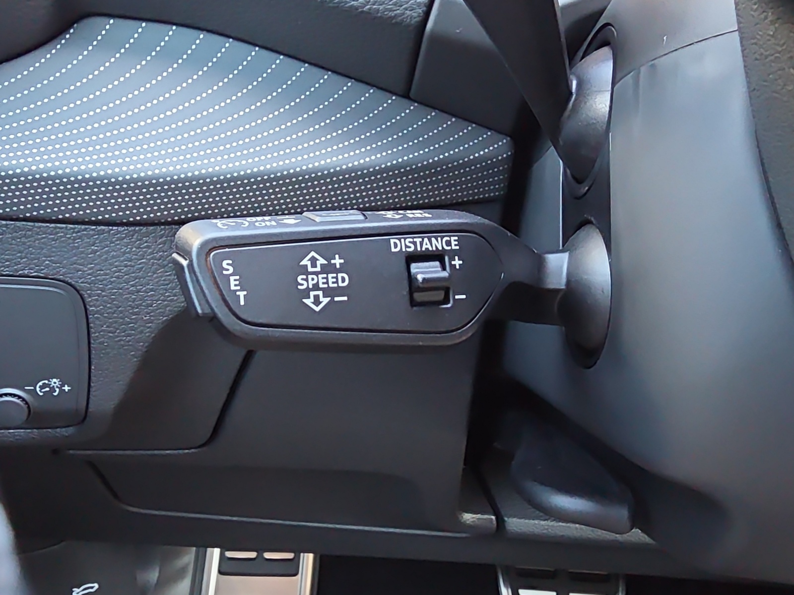 AUDI Q2 40 TFSI S line Attraction quattro S-tronic-image-13