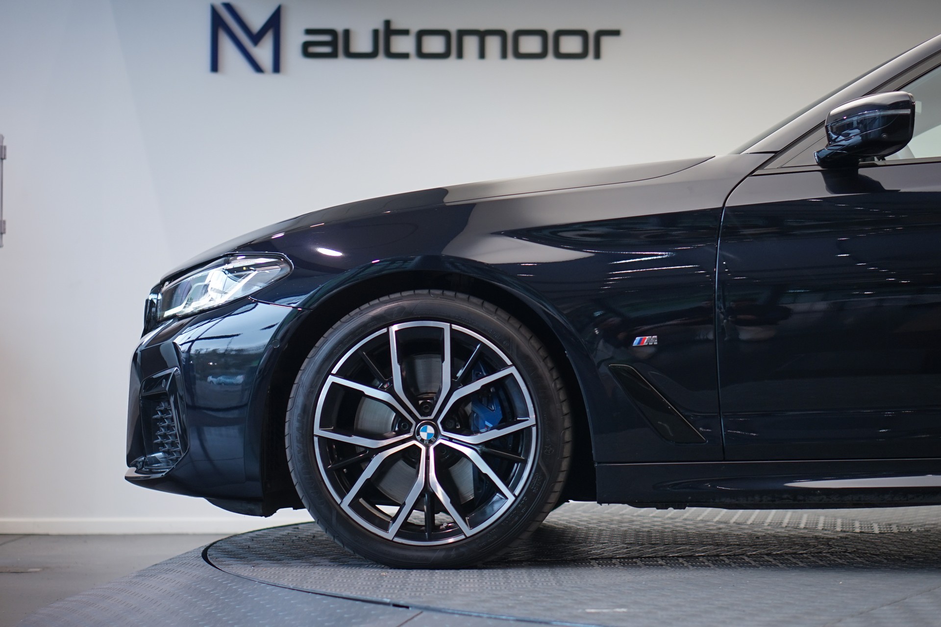 BMW 540d xDrive 48V Touring M Sport Steptronic *CH-Fahrzeug*-image-11