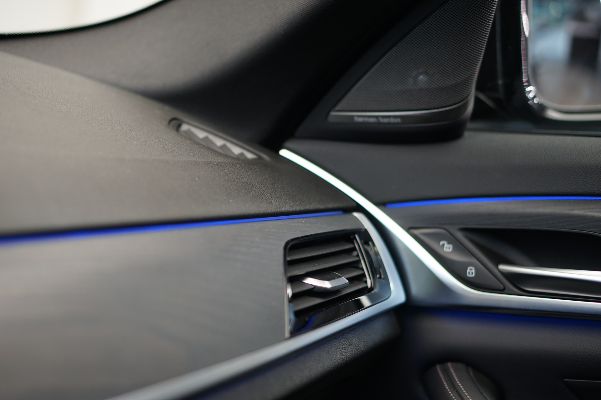 BMW 540d xDrive 48V Touring M Sport Steptronic *CH-Fahrzeug*-image-27