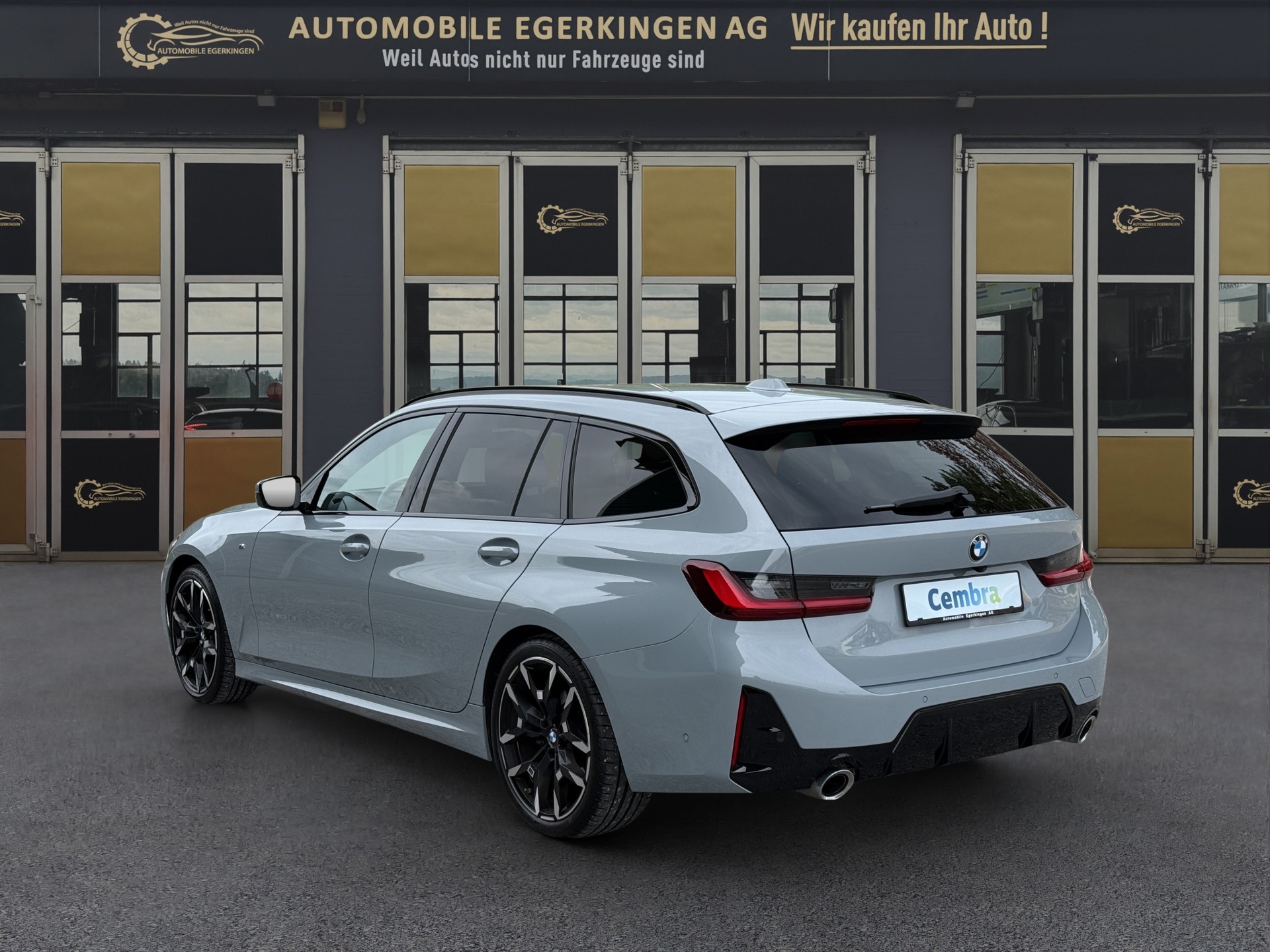 BMW 320d xDrive M Sport SAG Touring-image-6